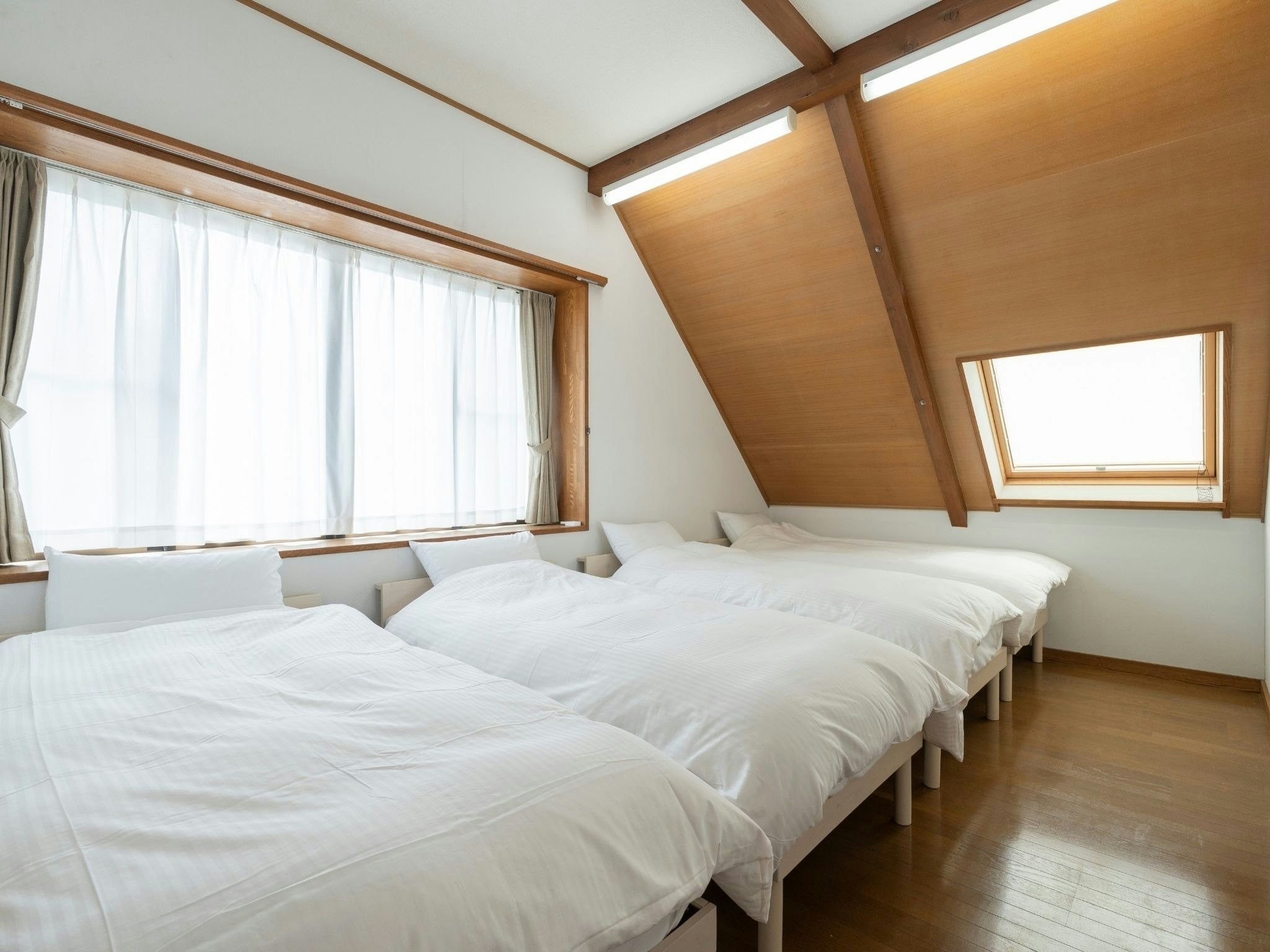 Ryuman Lake Villa 湖畔に佇む大開放吹抜けの一軒家、高松空港へのアクセス良(車8分)