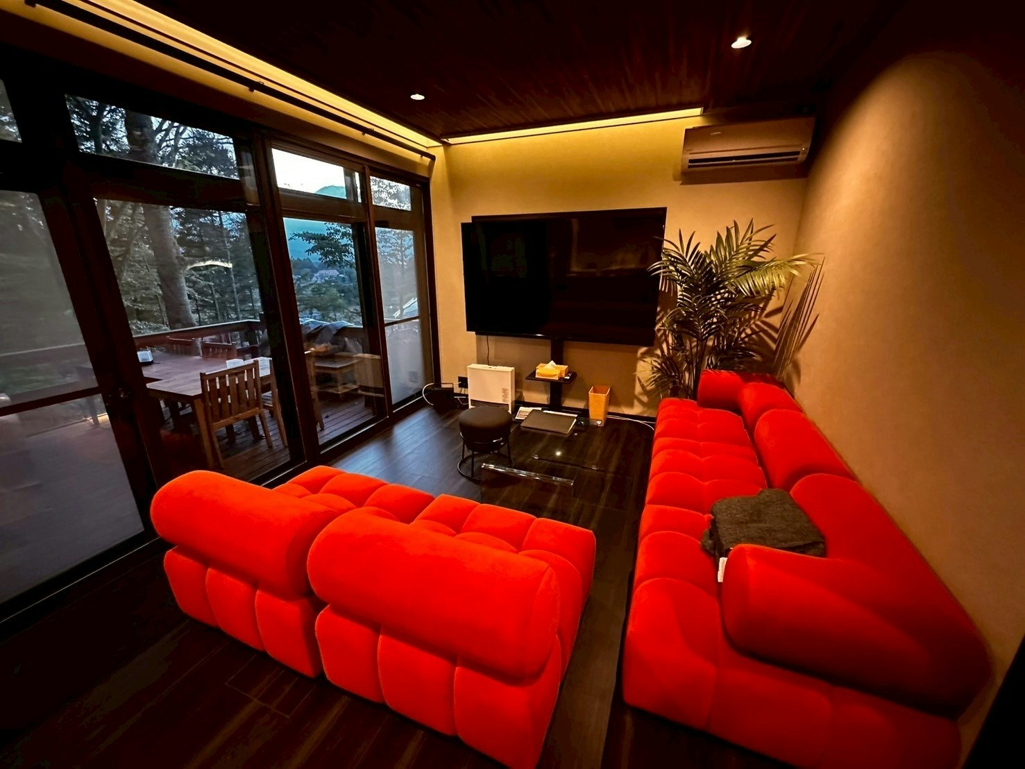 〈ペット可〉サウナ・BBQ|最大6名|自然に囲まれた別荘