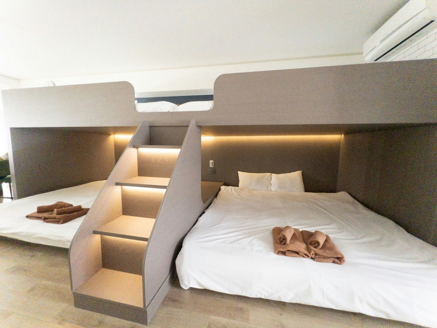 601号室(最大8名・約40m2)
