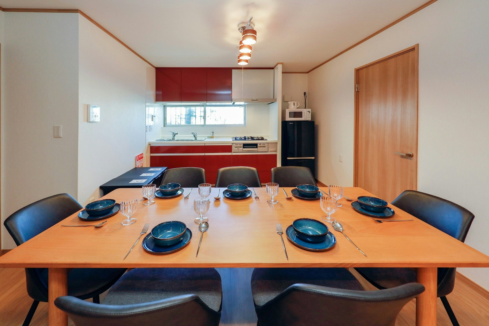 三軒茶屋駅から徒歩圏内/最大7名収容の広いお部屋!/Wi-Fi完備