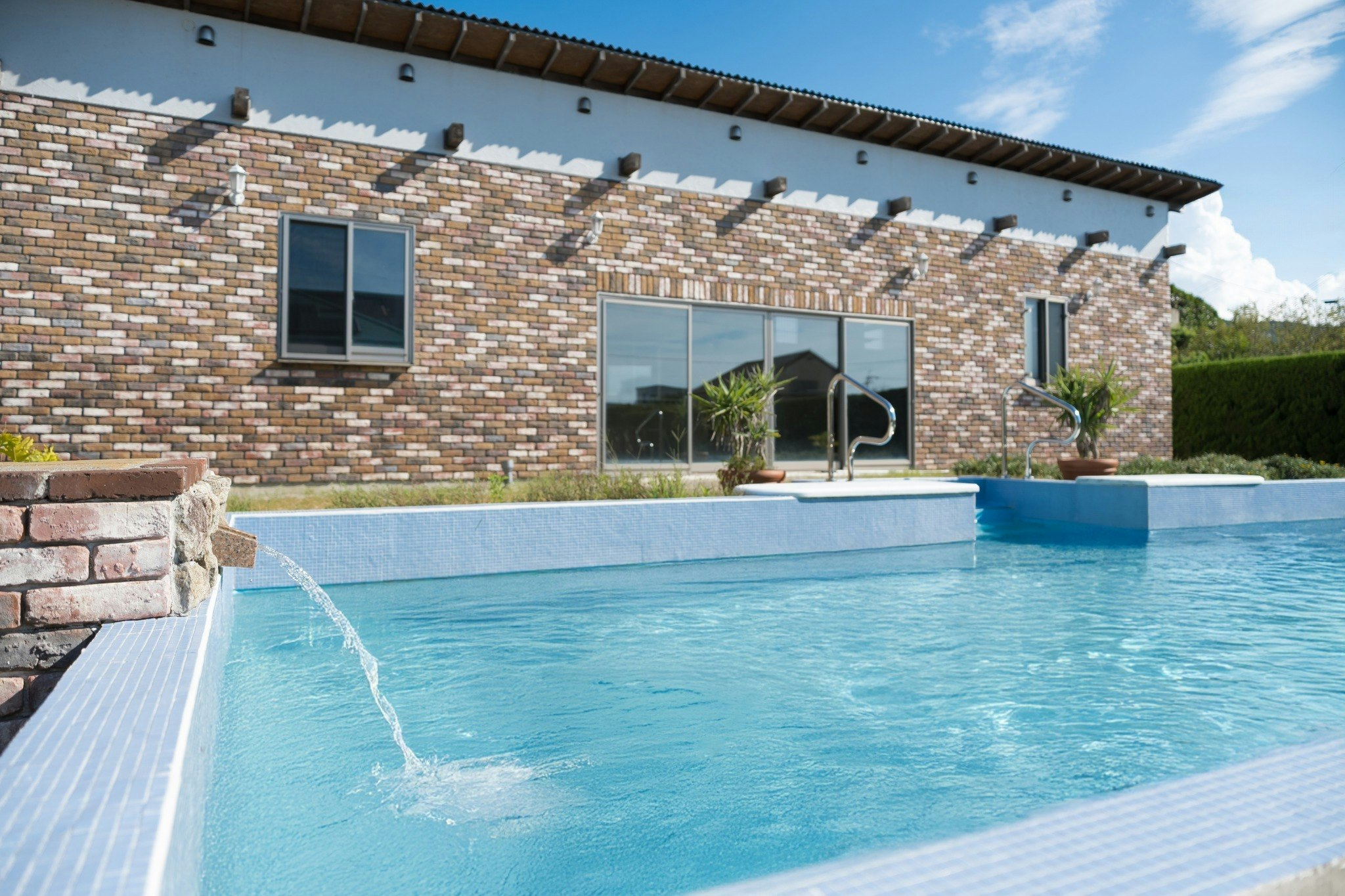 一棟貸切のプールとサウナ付きハウス「糸島芥屋 優癒(ゆうゆ)」へようこそ