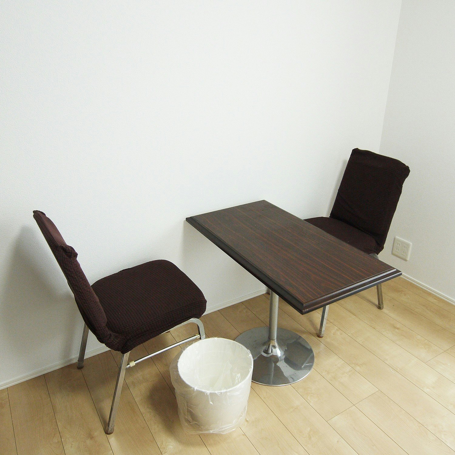 【ダブルルーム】東照宮アクセス良好!日光駅徒歩6分のシンプル1K・Wi-Fi完備|長期滞在歓迎