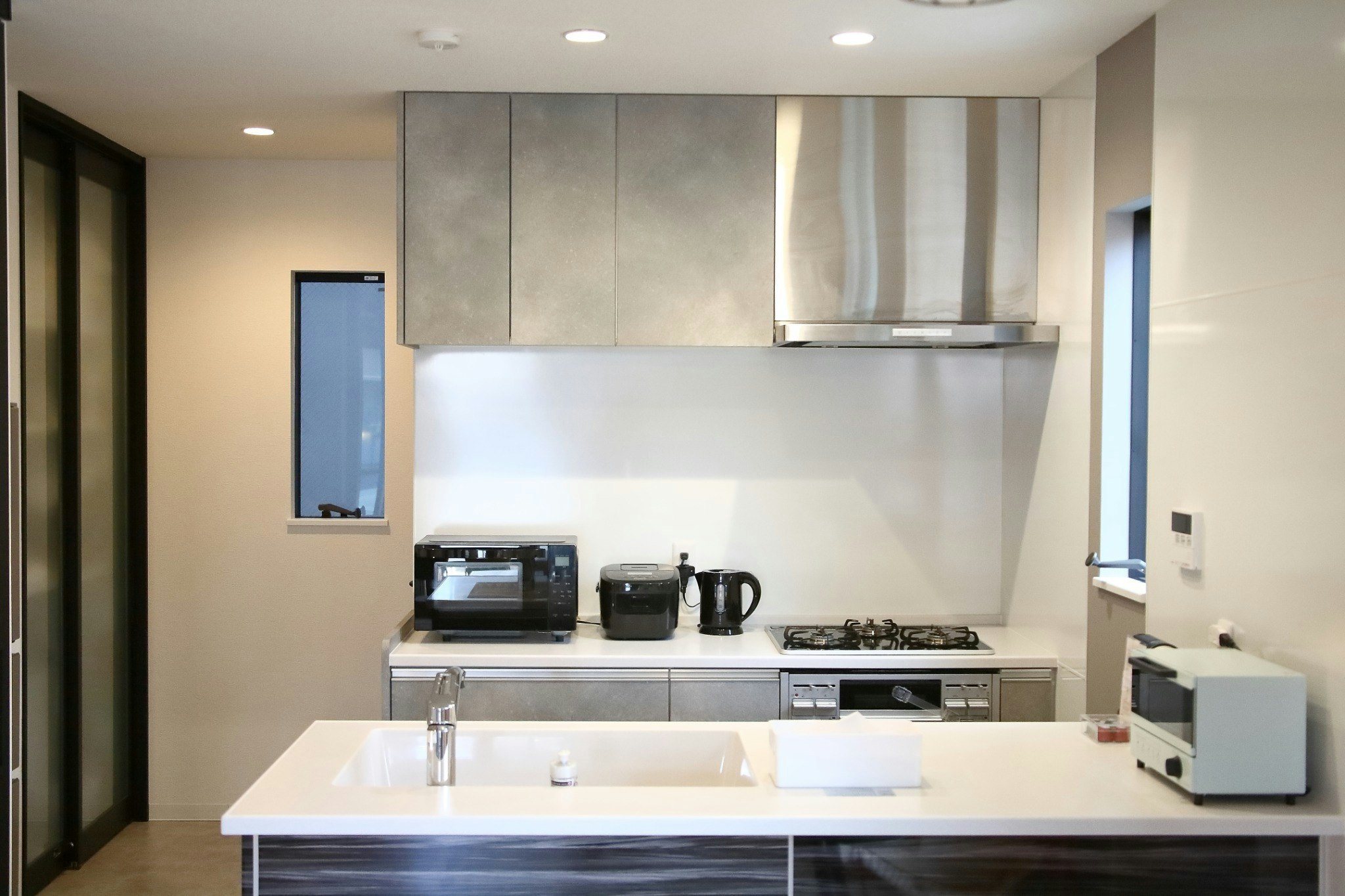 駅近1分/USJも道頓堀も車で15分!駐車場付貸切戸建 CS21