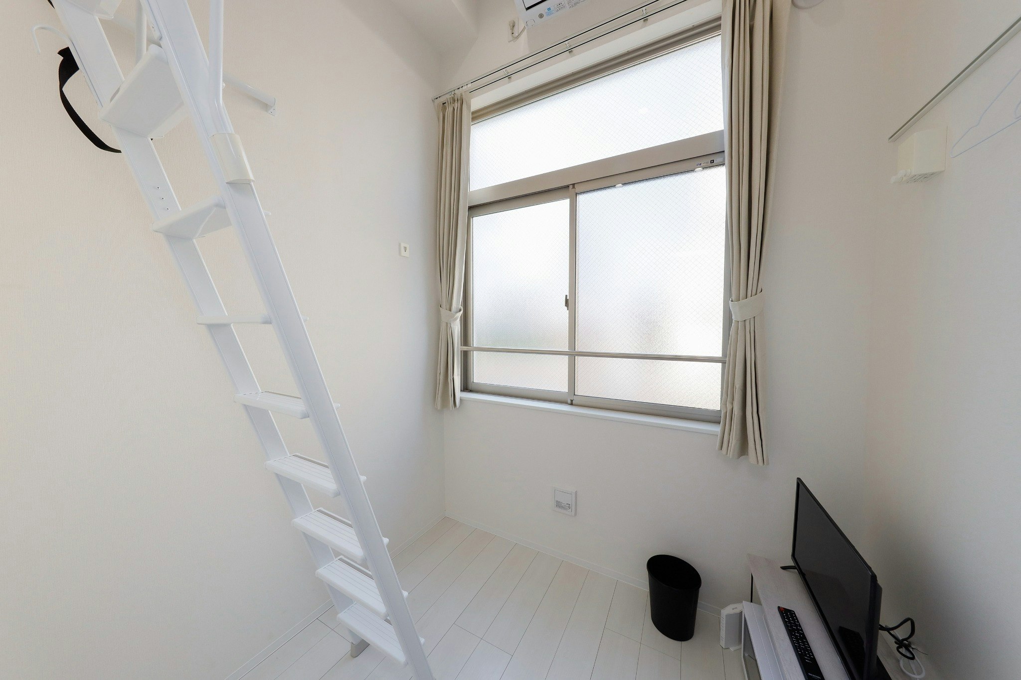 C*中井駅から徒歩2分/新宿まで直通10分/1名収容/WIFI完備