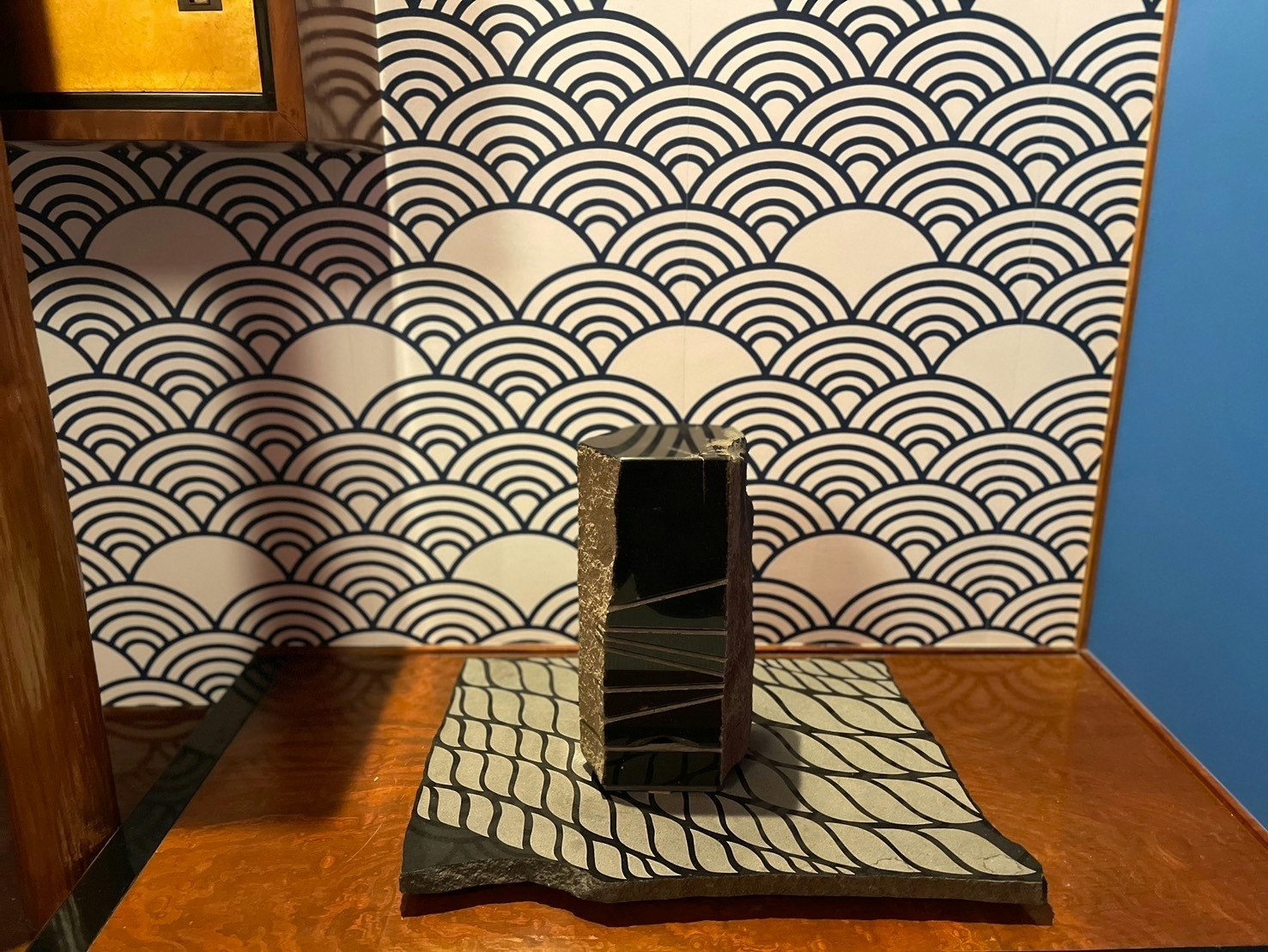 港町で楽しむ レトロポップな旅情空間