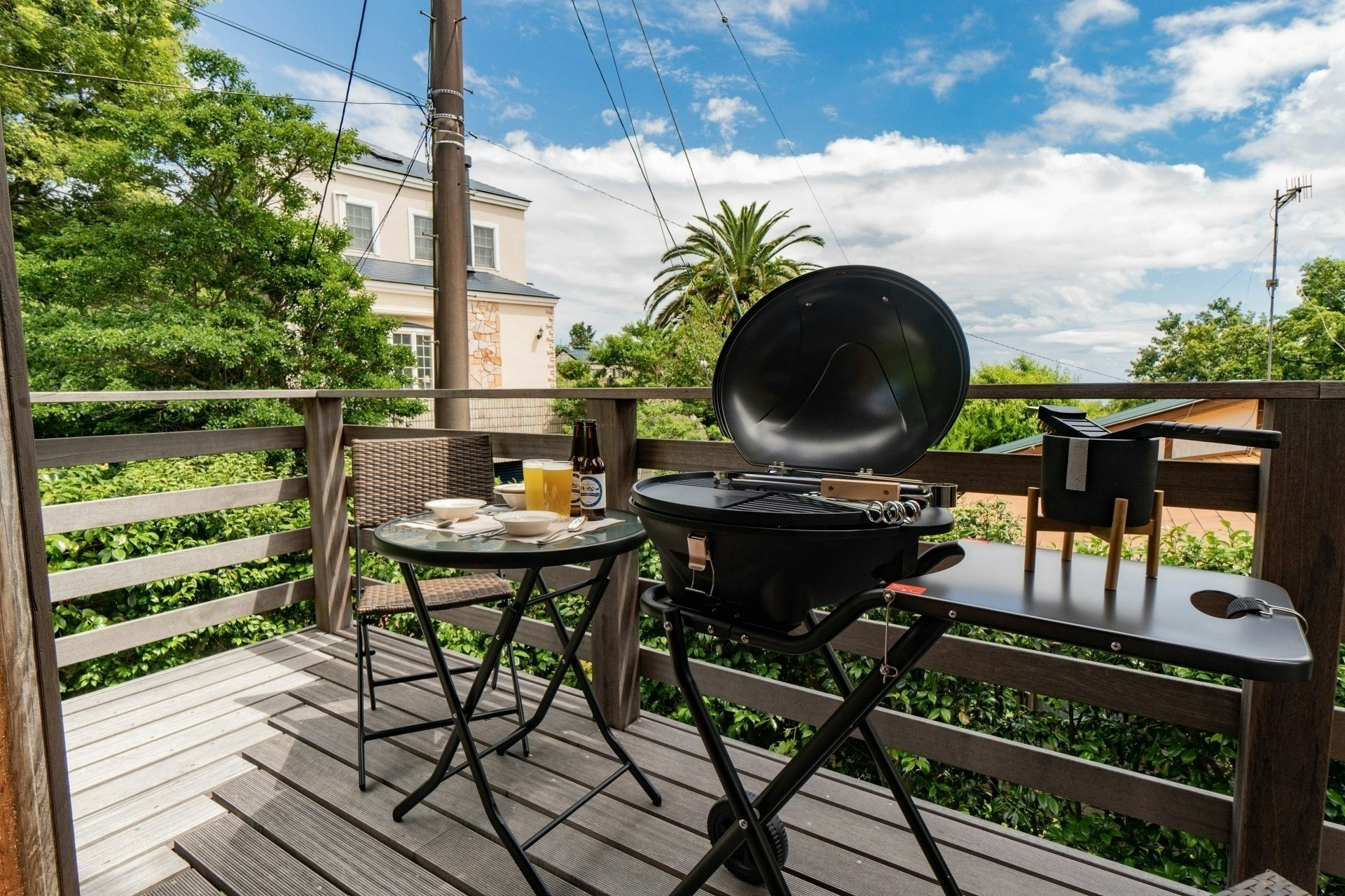 BBQ/貸切温泉/檜風呂/駐車場1台有/最大4名/大室山登山リフト乗場まで車で7分