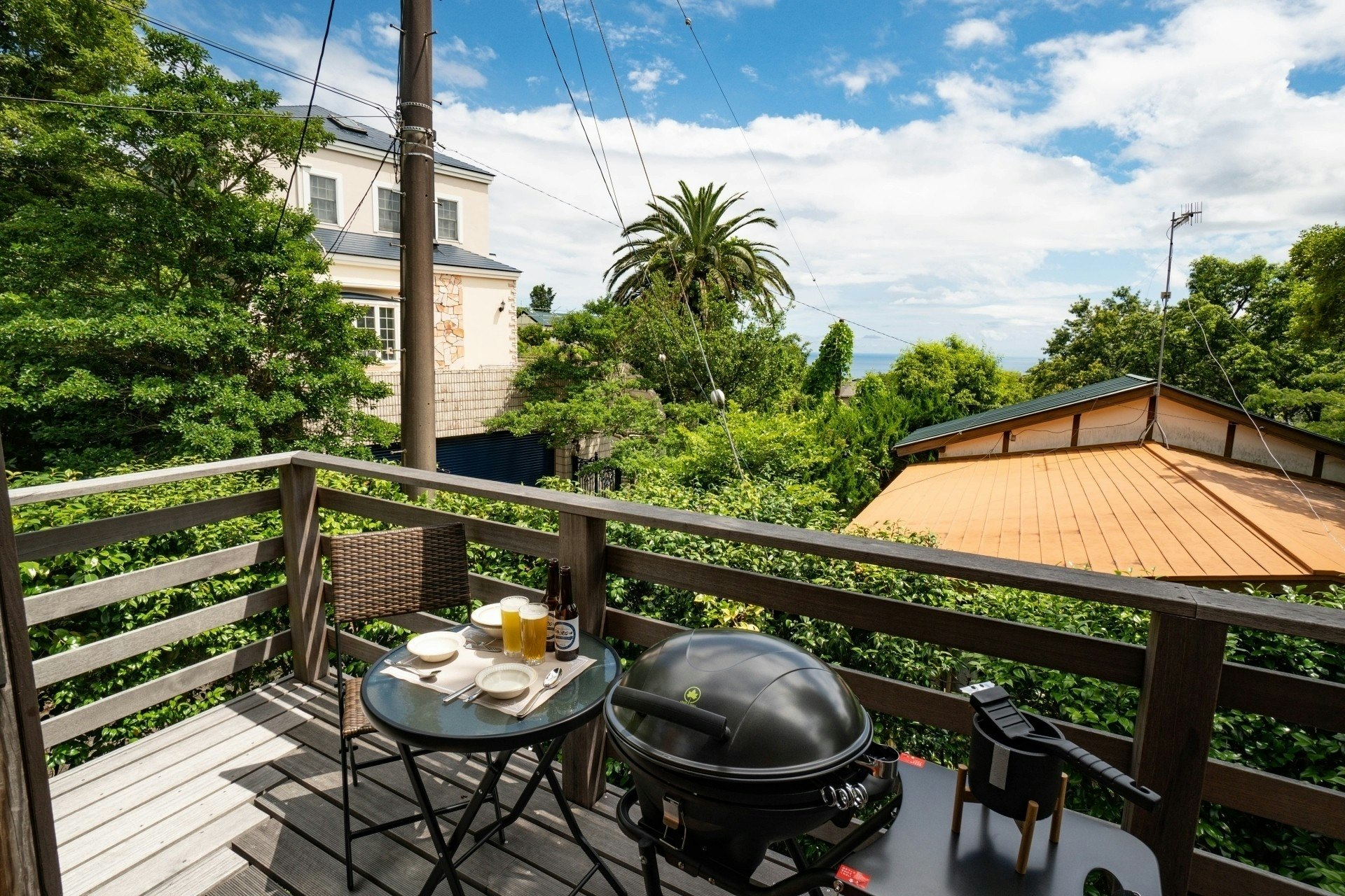 BBQ/貸切温泉/檜風呂/駐車場1台有/最大4名/大室山登山リフト乗場まで車で7分