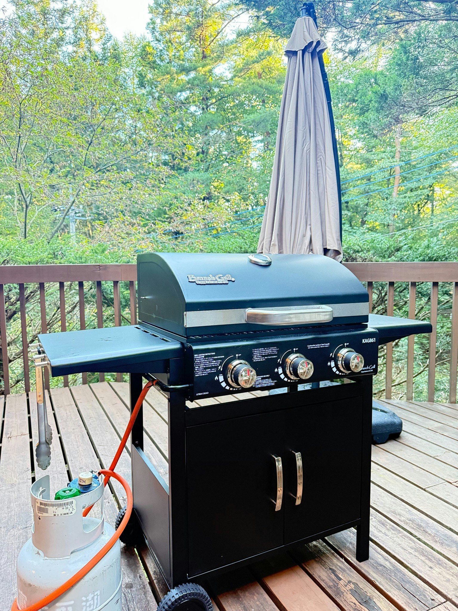 一棟貸し/薪ストーブの本格ログハウス/BBQ/65インチTV/高速WiFi/定員8名