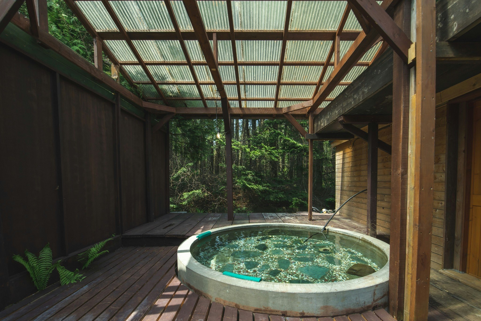 【森の隠れ宿】Artemina Logterrace|温泉露天付き一棟貸し