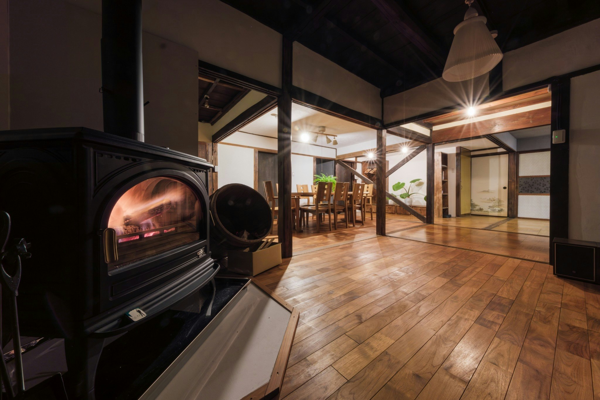 長野諏訪|岡谷IC5分|貸切古民家|最大9名|薪ストーブ|プロジェクター|駐車場3台