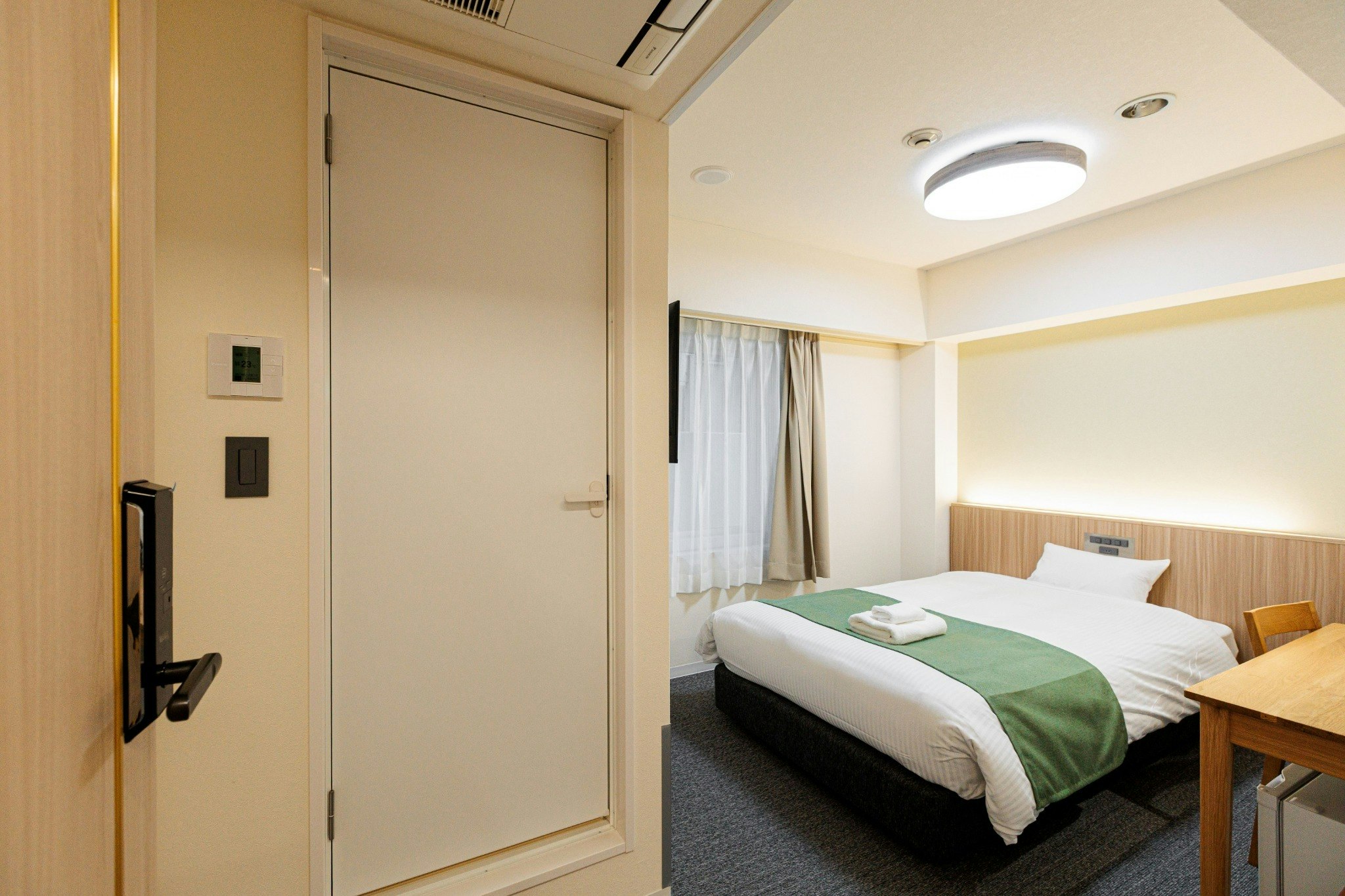 セミダブルルーム