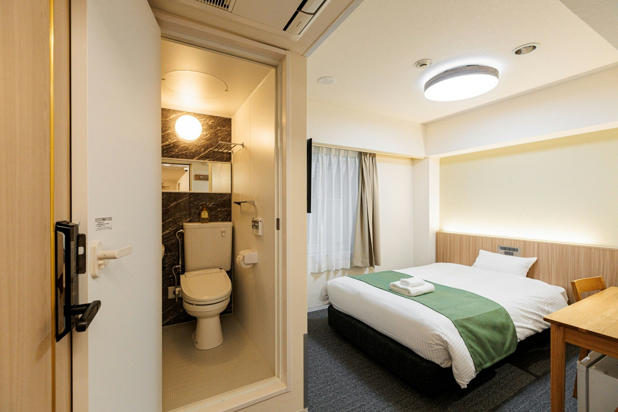 セミダブルルーム