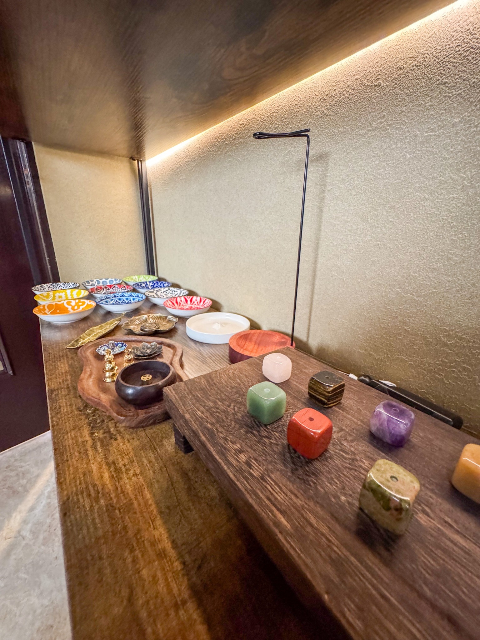 最大6名|和モダン一軒家をまるごと貸切!LEDが彩る和室とお香・プロジェクターの癒し空間