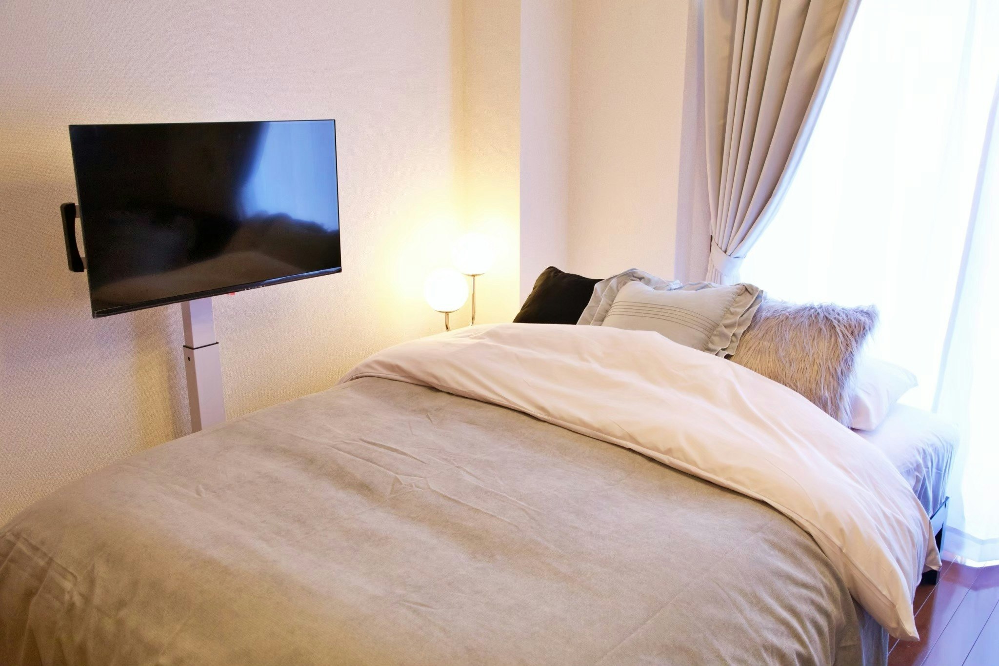 (F028)ブルー×グレーの洗練空間|新宿歌舞伎町で快適ステイ♯503