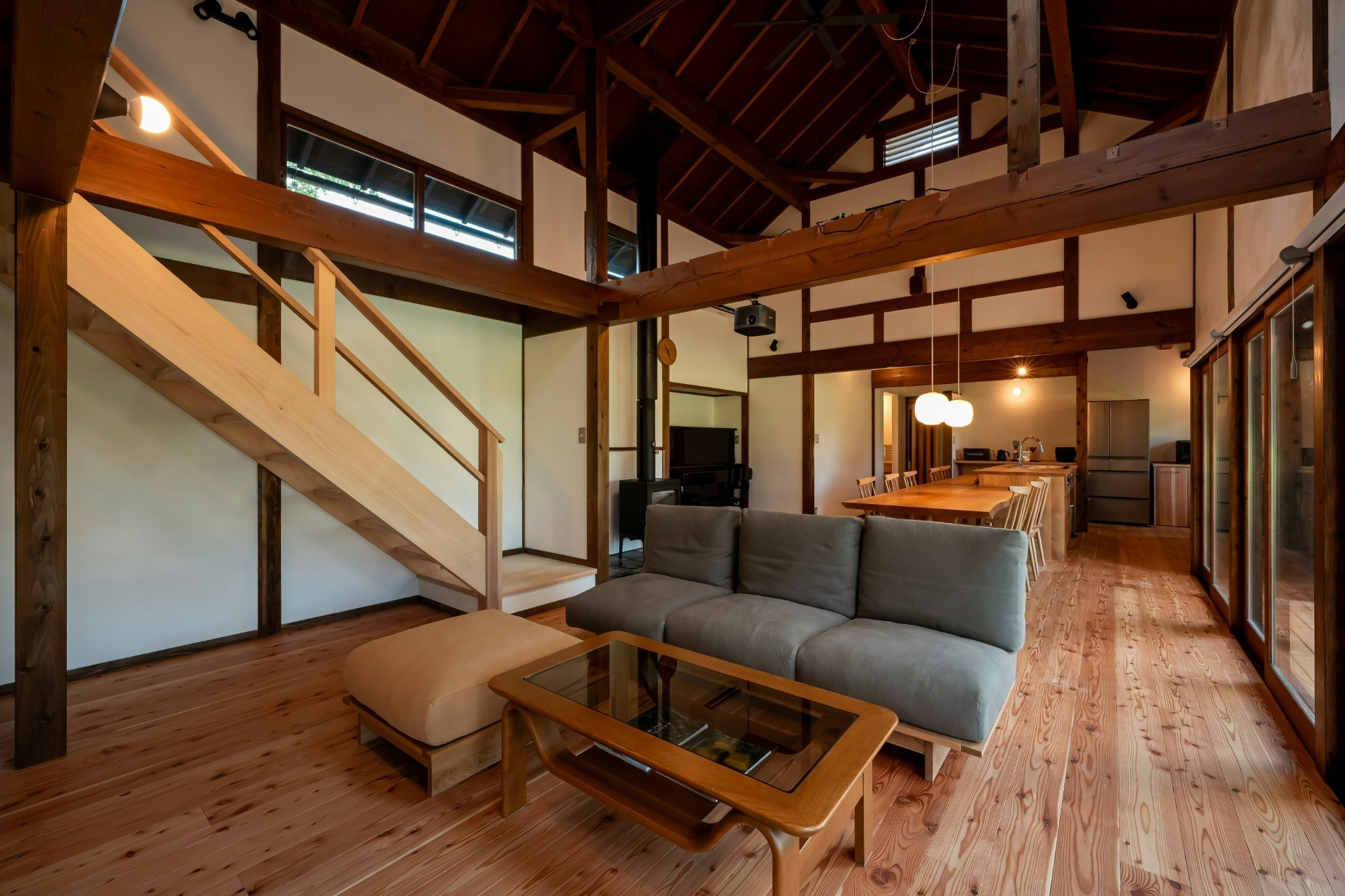 白樺に囲まれた邸宅で過ごす癒しの一棟貸し宿