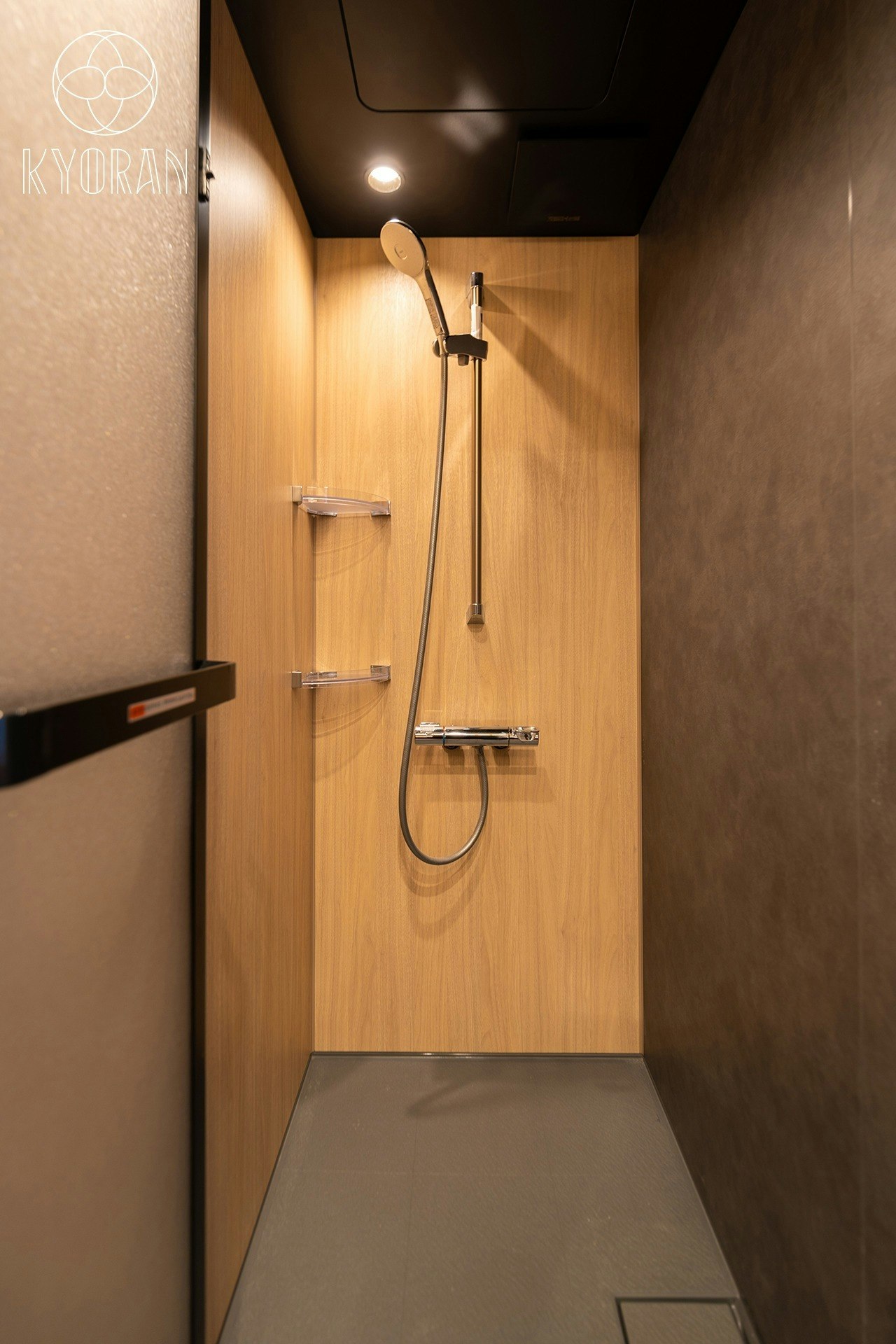 東寺徒歩1分、和の美と温もりが息づく京町家~3LDK・最大8名~上質な一棟貸し宿