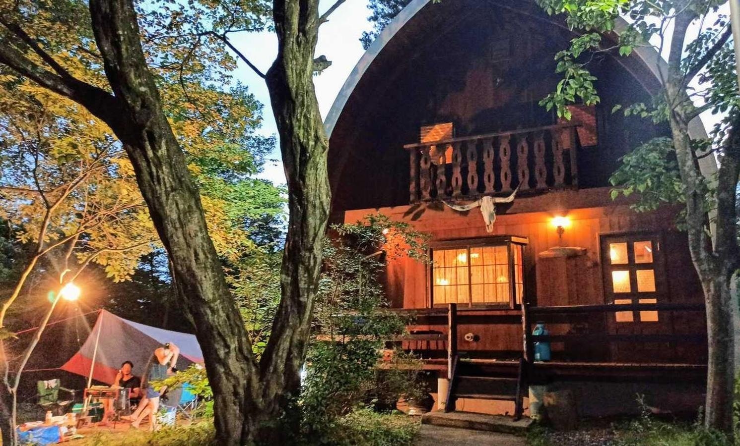 広々ログハウス 3〜16名 雨天の日は無料で屋根付きBBQ使用可能です