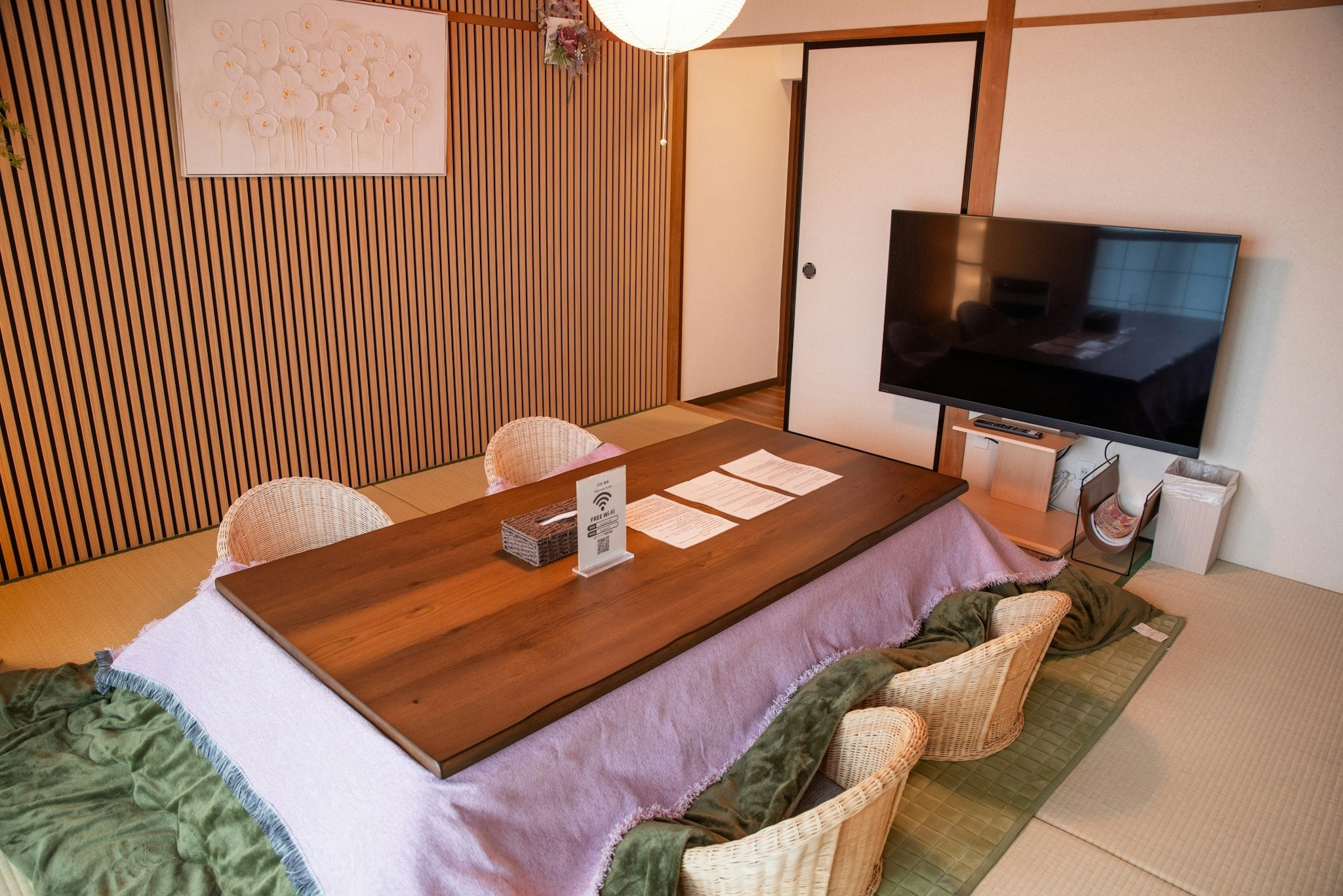 【湯畑徒歩8分】2階建て貸切宿|駐車場1台|最大6名|町宿 藤庵 12月1日オープン