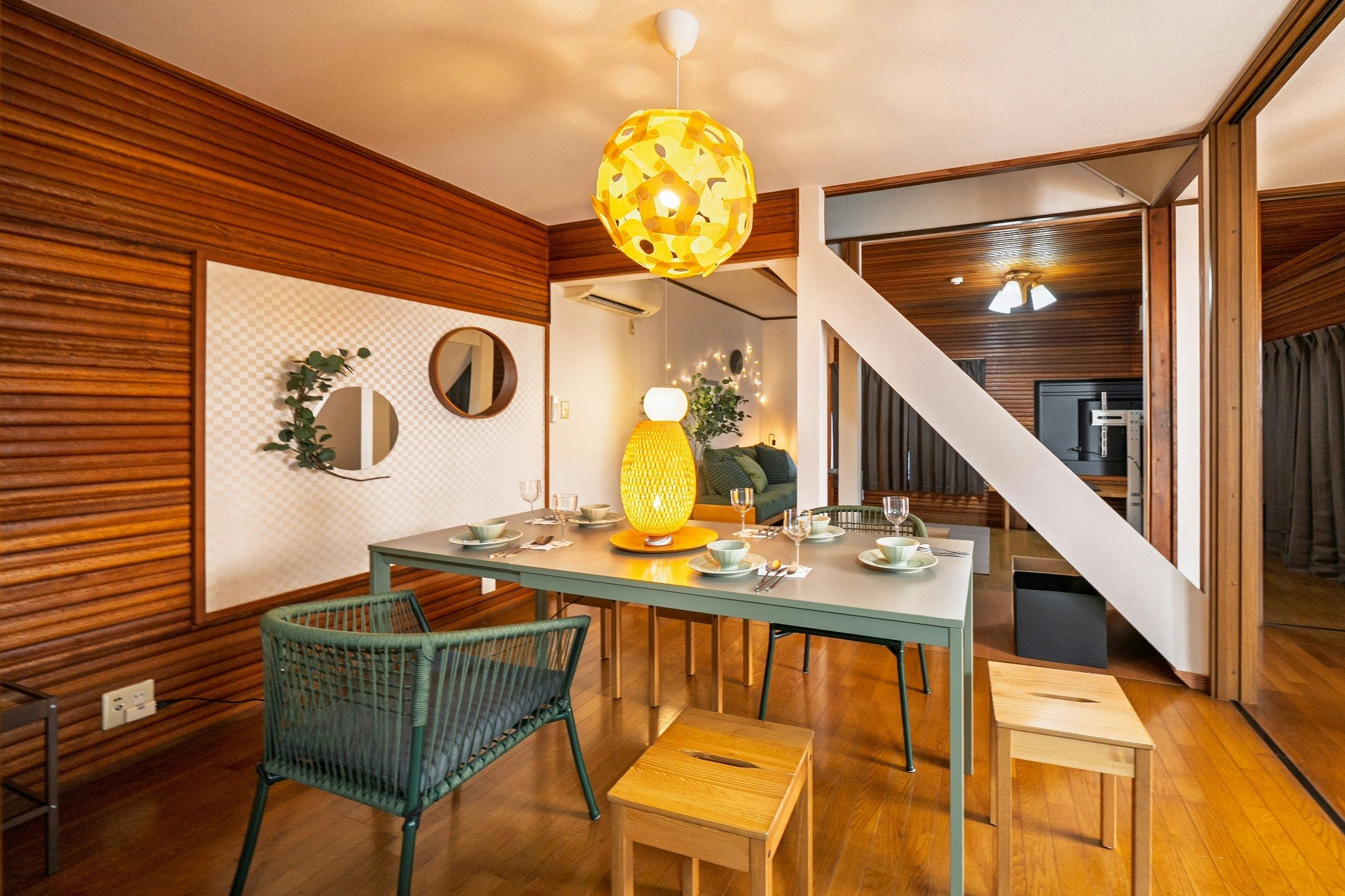 熱海駅徒歩4分/温泉街すぐの1棟貸し別荘/最大8名/プロジェクター完備で映画鑑賞