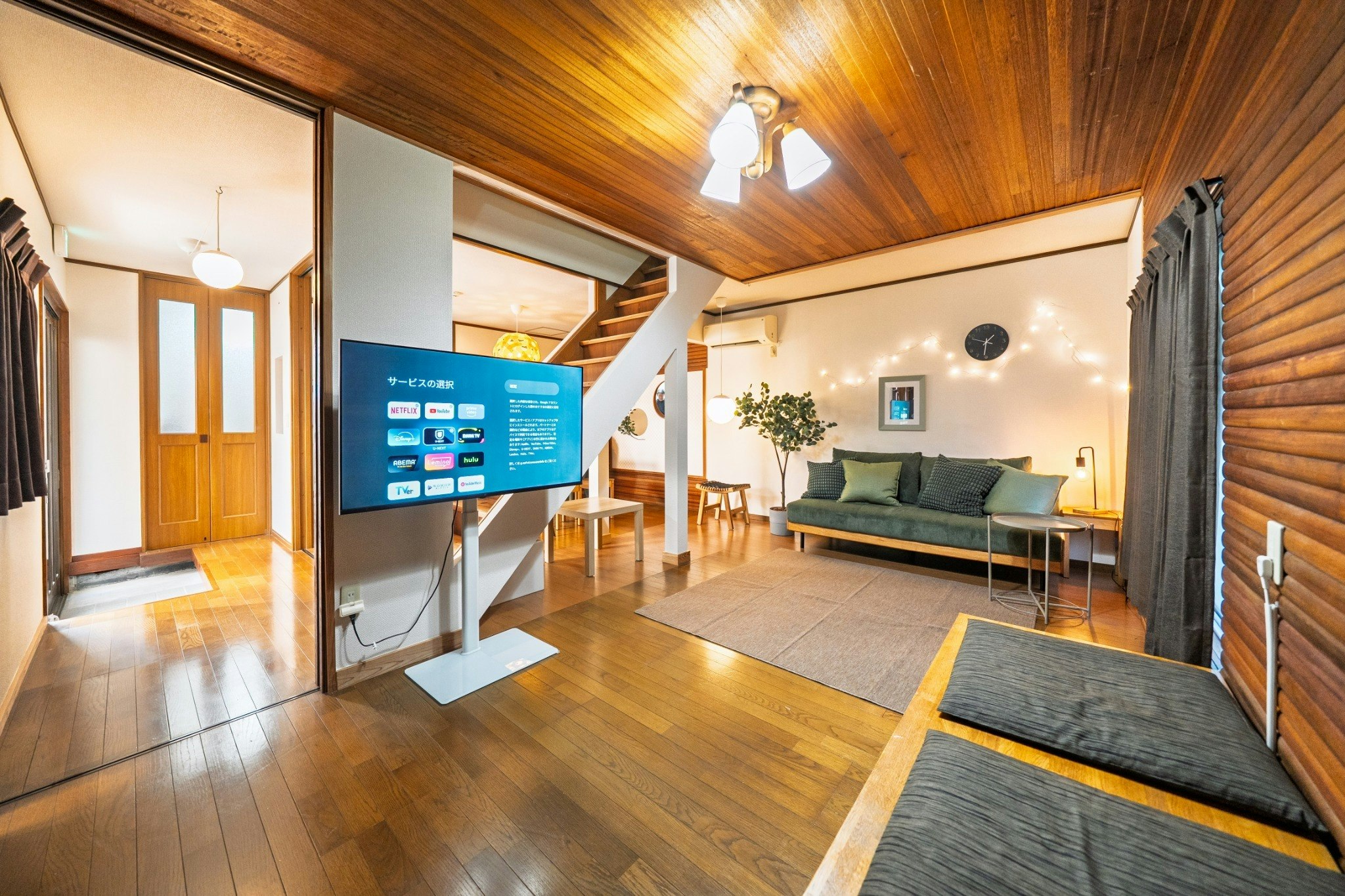 熱海駅徒歩4分/温泉街すぐの1棟貸し別荘/最大8名/プロジェクター完備で映画鑑賞