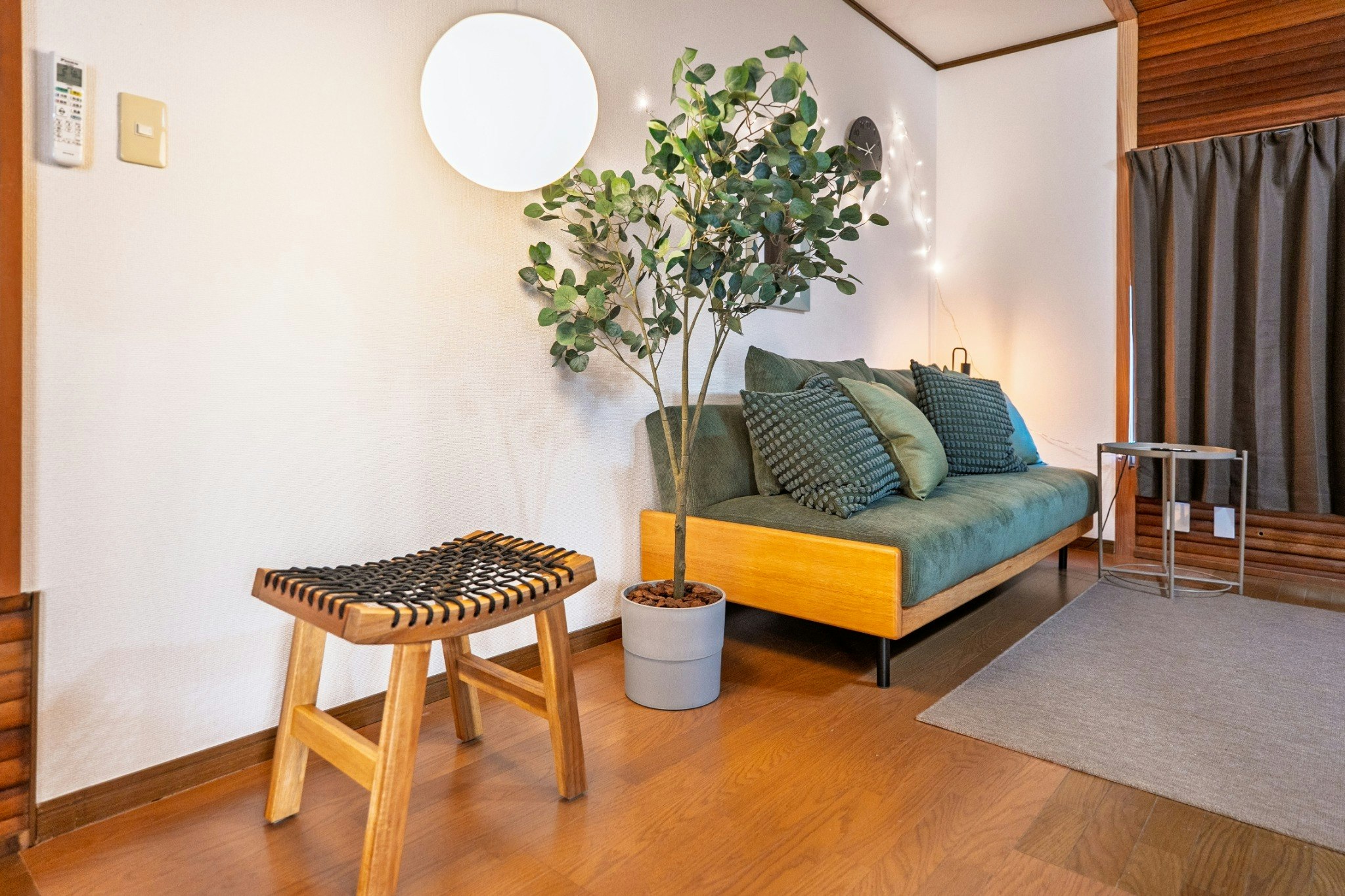 熱海駅徒歩4分/温泉街すぐの1棟貸し別荘/最大8名/プロジェクター完備で映画鑑賞