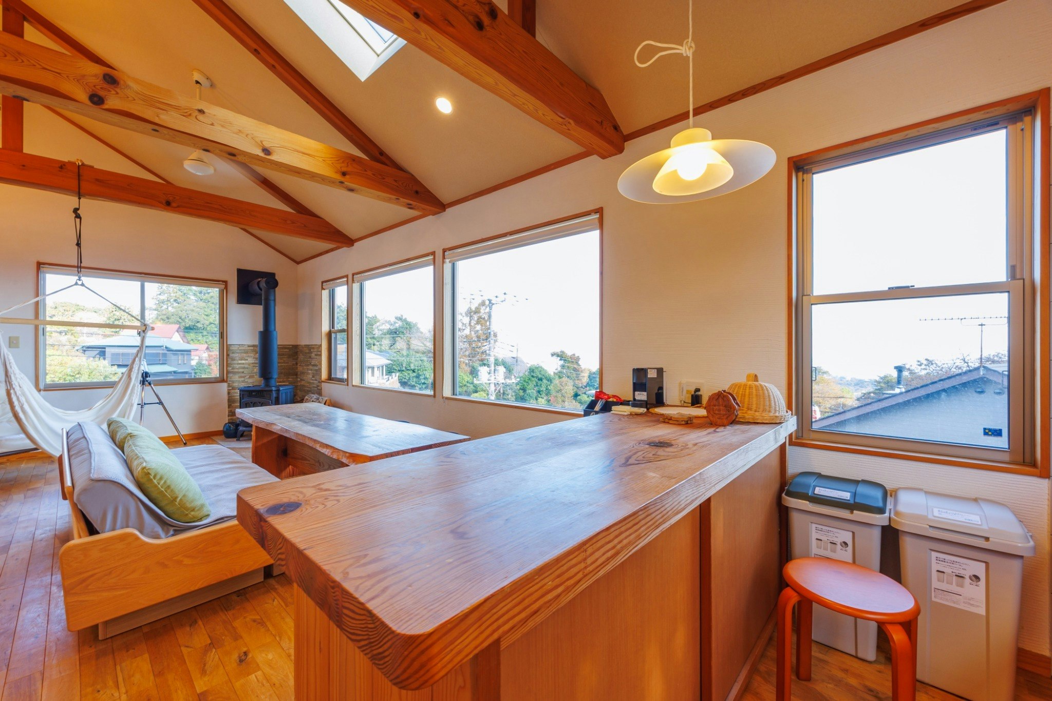 【大室山まで車で3分】1棟貸切|テラスBBQ&暖炉付|景色・日当たり◎