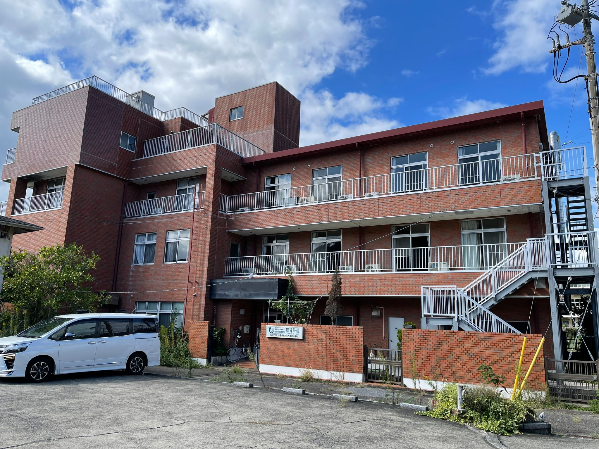 12畳大部屋、畳み和室、バルコニーから2方向が眺めます