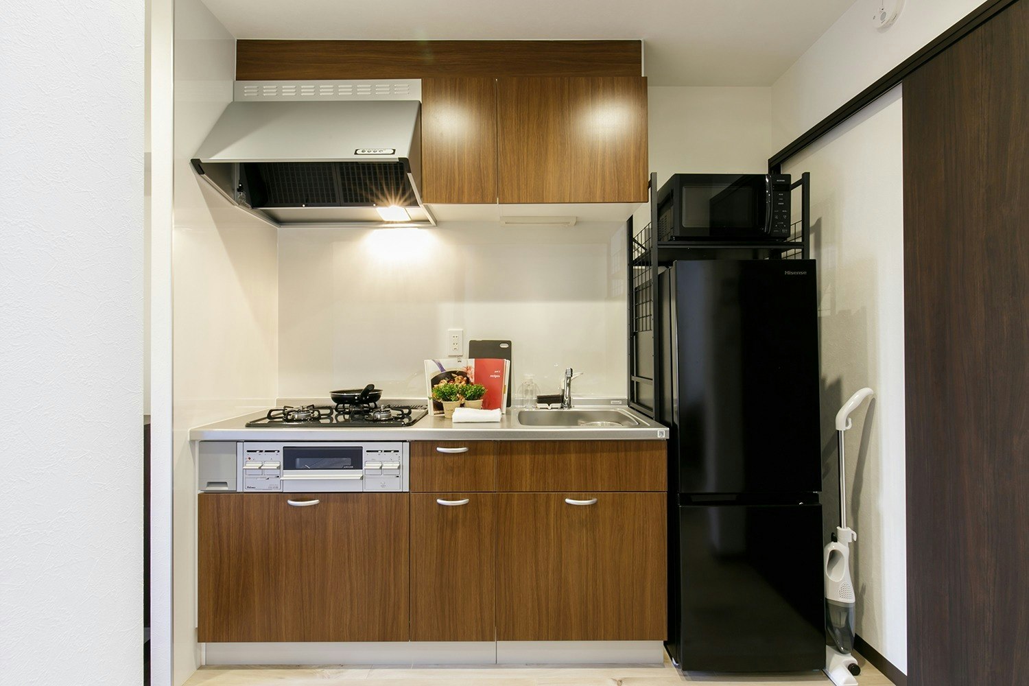 無料駐車場あり 洗濯機とガス乾燥機完備 最寄駅は地下鉄東山線「中村日赤駅」 名古屋駅・栄駅まで直通