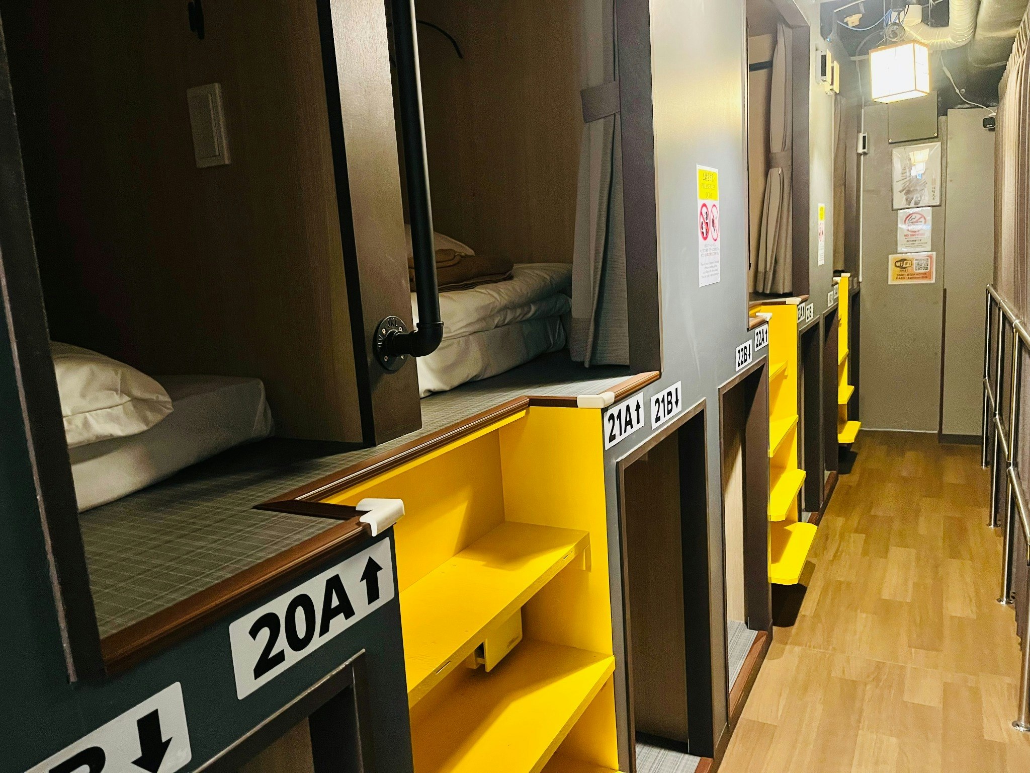 新橋コンホテル 男女共用ドミトリー 2段ベッド1名分