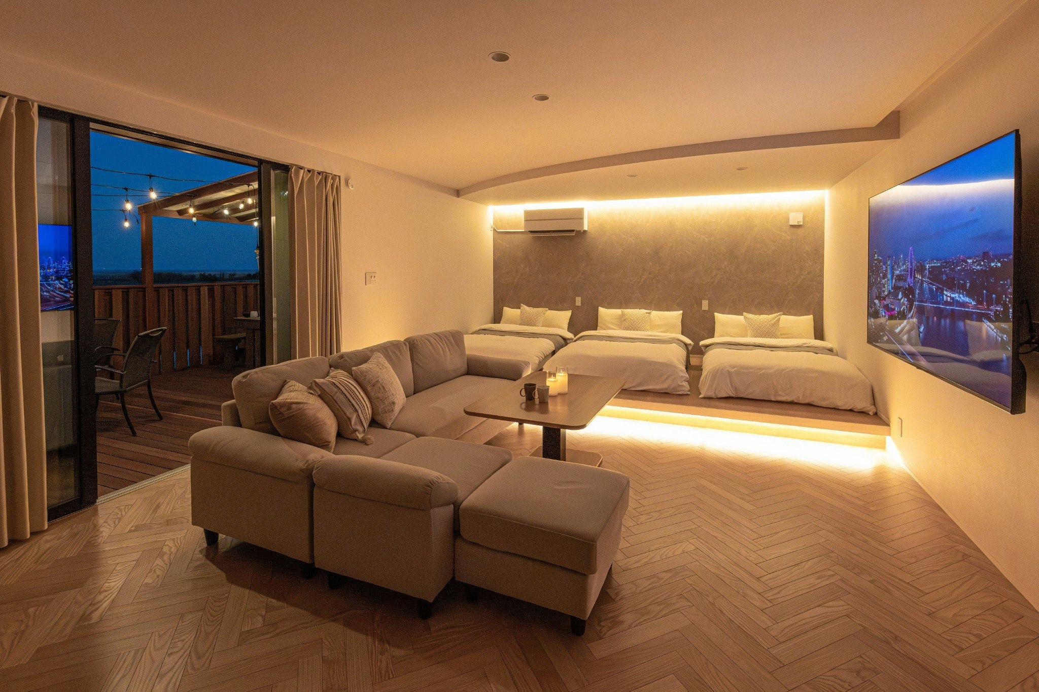 【新築・海近・淡路島貸切】プライーべトBBQデッキ・迫力満載85インチTV・無料Wi-Fi・定員6名