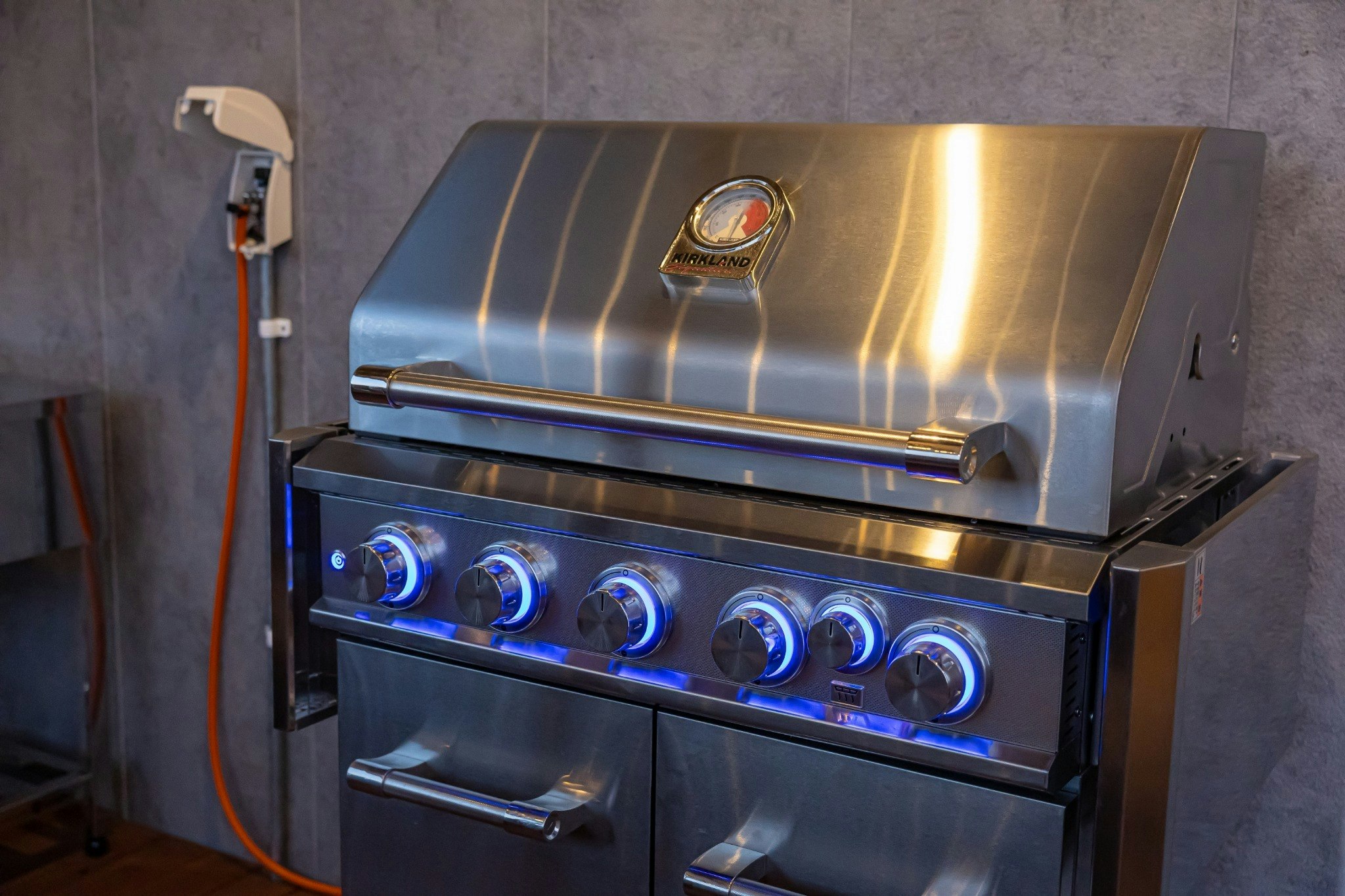 【新築・海近・淡路島貸切】プライーべトBBQデッキ・迫力満載85インチTV・無料Wi-Fi・定員6名