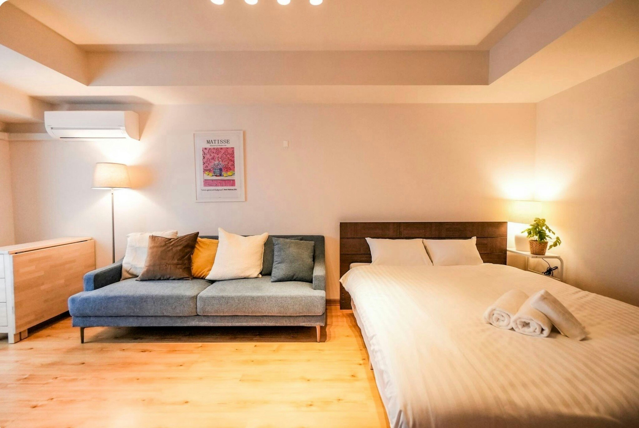 昨年新規OP/最大9人/すすきのエリア/札幌観光に最適な立地/空港直通バス停すぐ/高速Wi-Fi完備