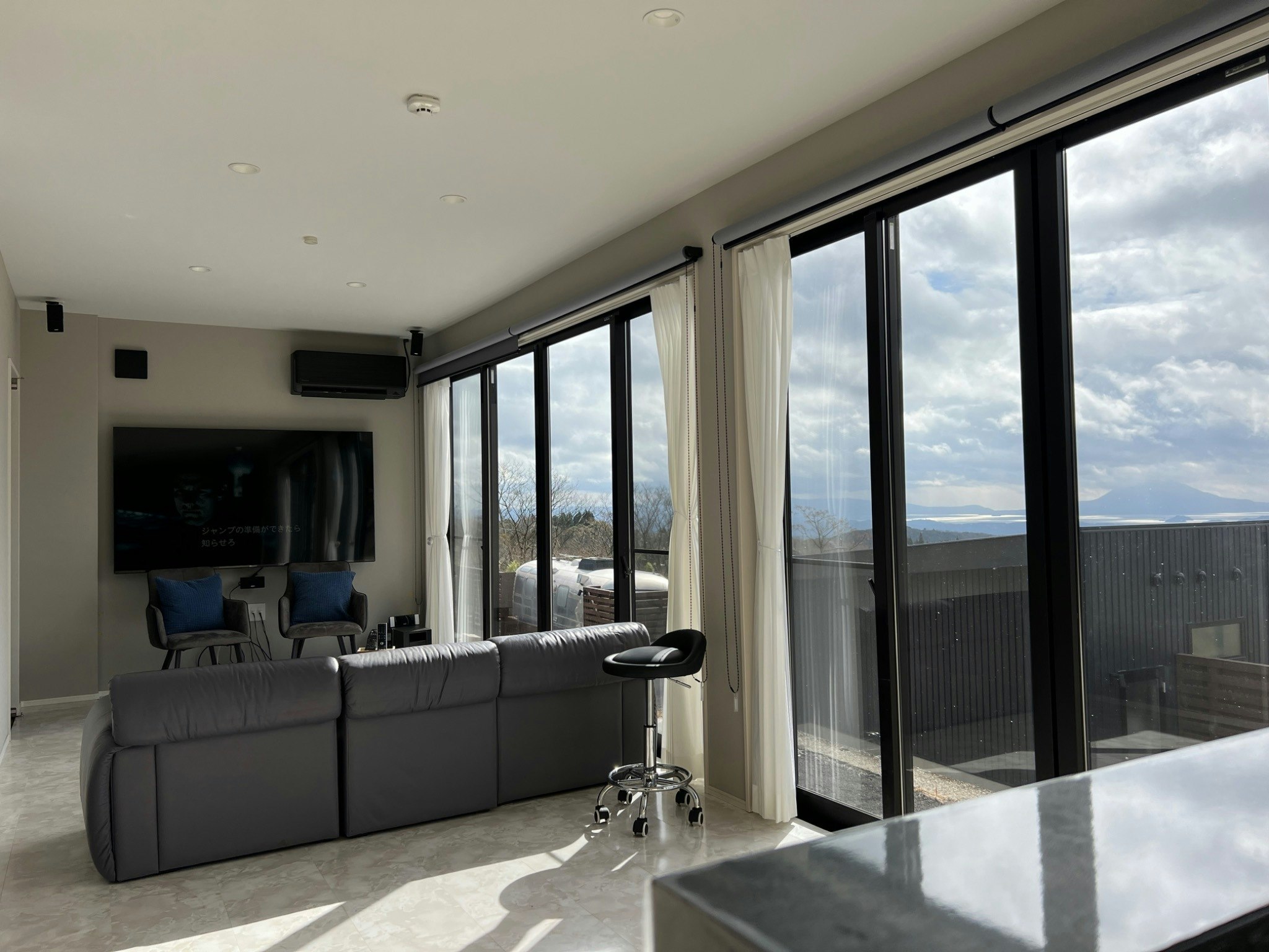 桜島眺望の大自然 x 近代的3BR、80型TV x BOSE 霧島BASE