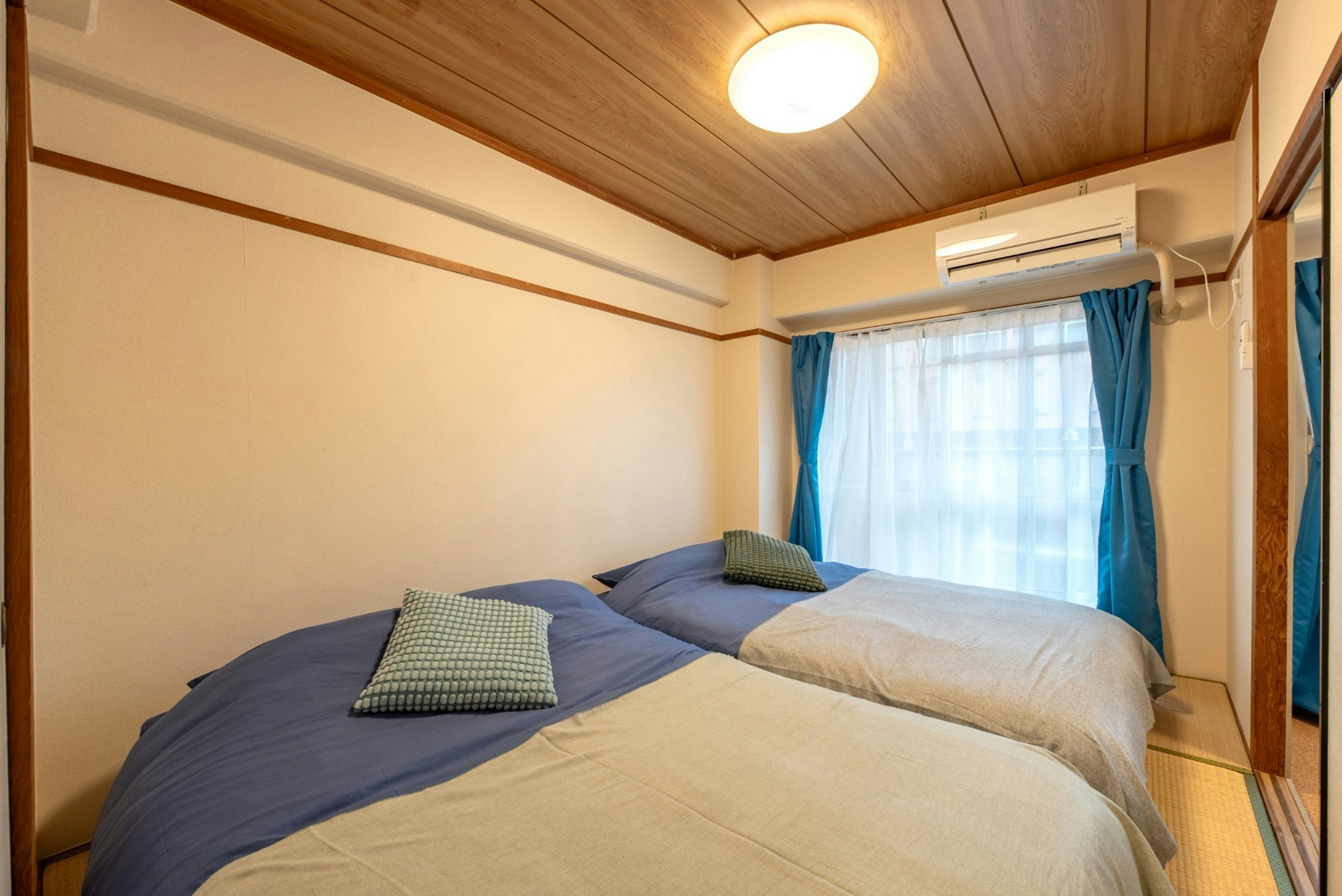 最寄り駅まで徒歩2分、名古屋港水族館まで電車で12分、名古屋駅まで電車で25分の観光地、冷暖房完備