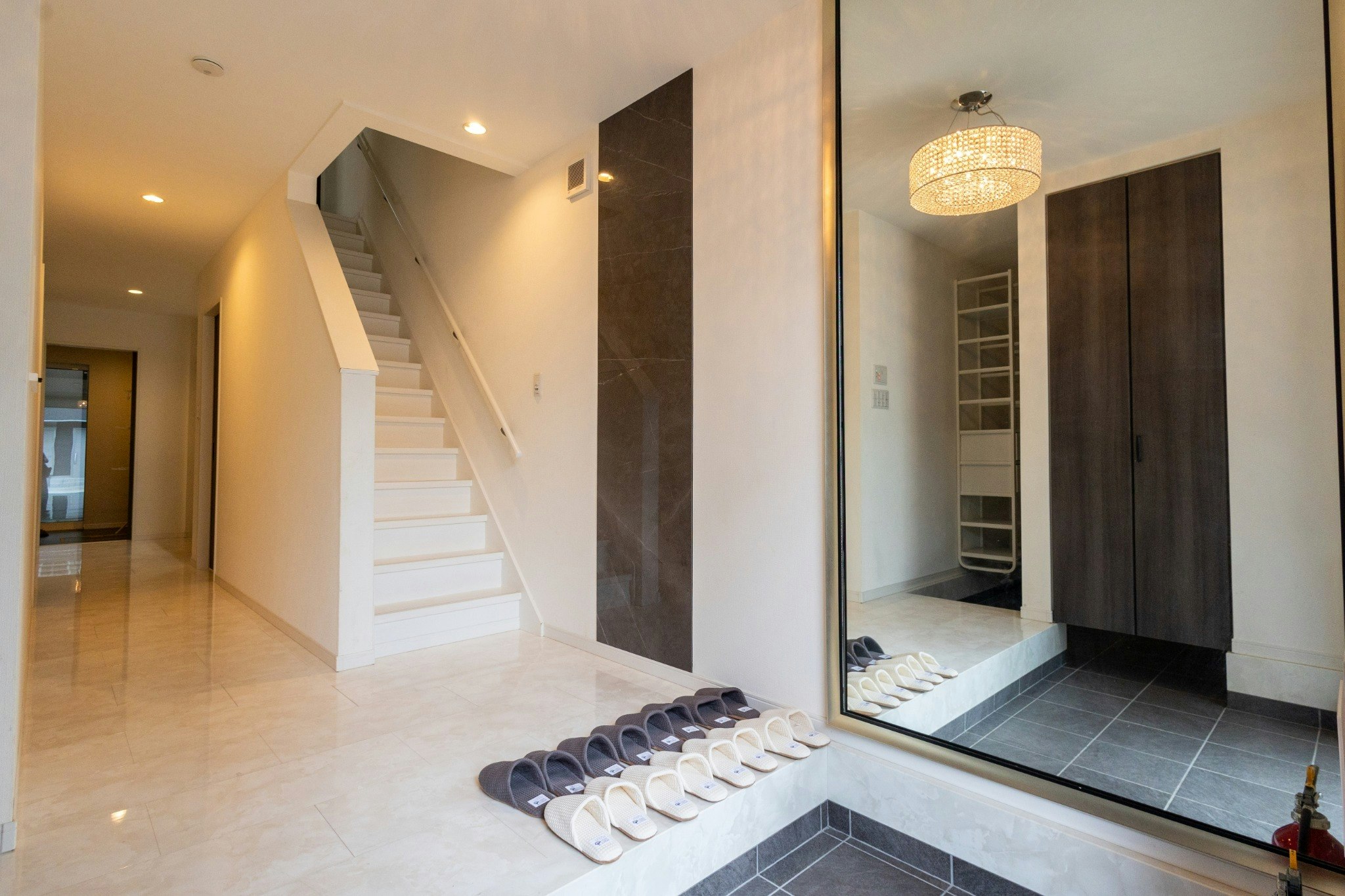 【最大11名様】九条駅 徒歩5分、3LDKの一棟貸し!無料駐車場有