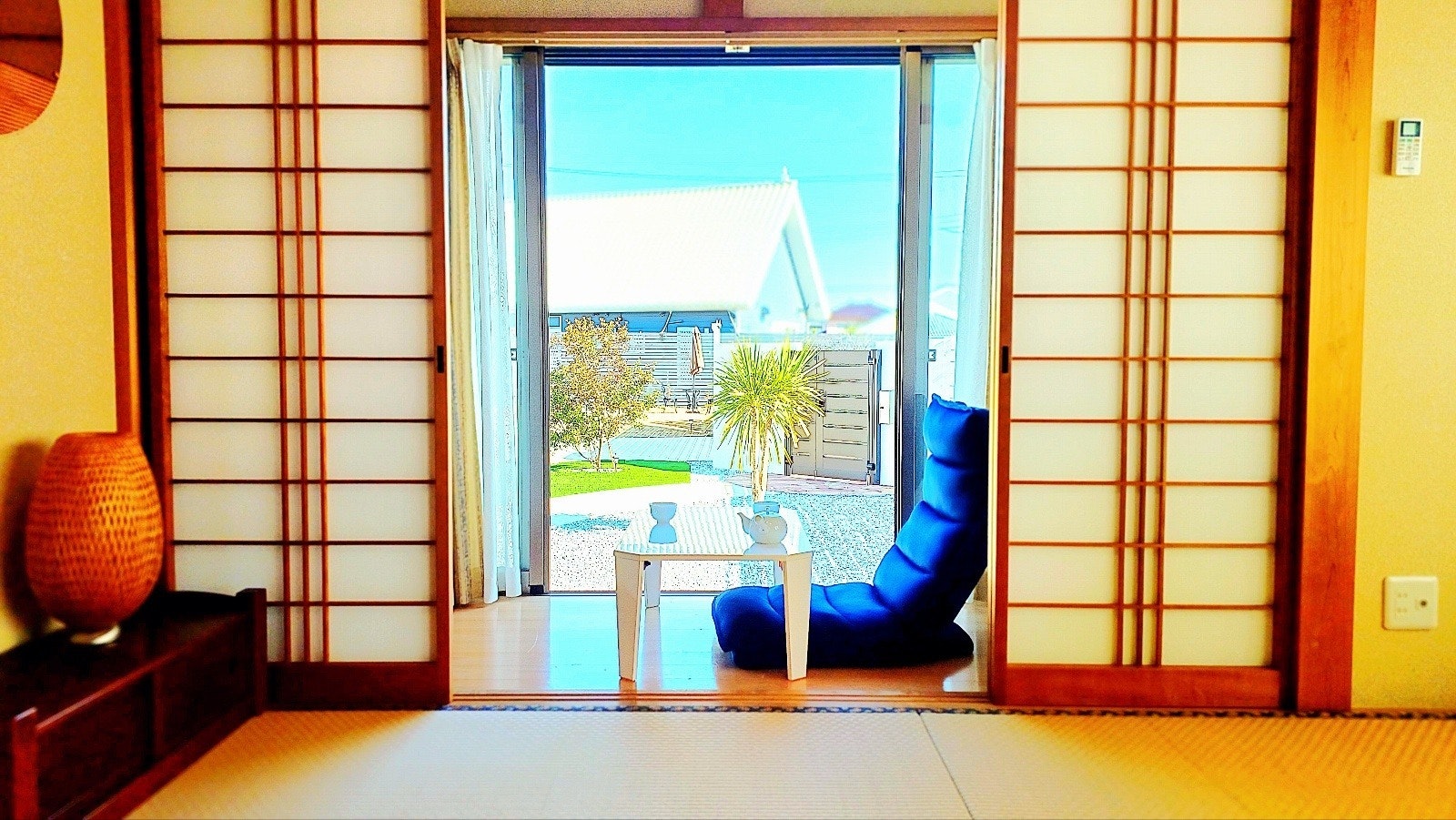 THE WHITE HOUSE  (一棟貸切平屋別荘)