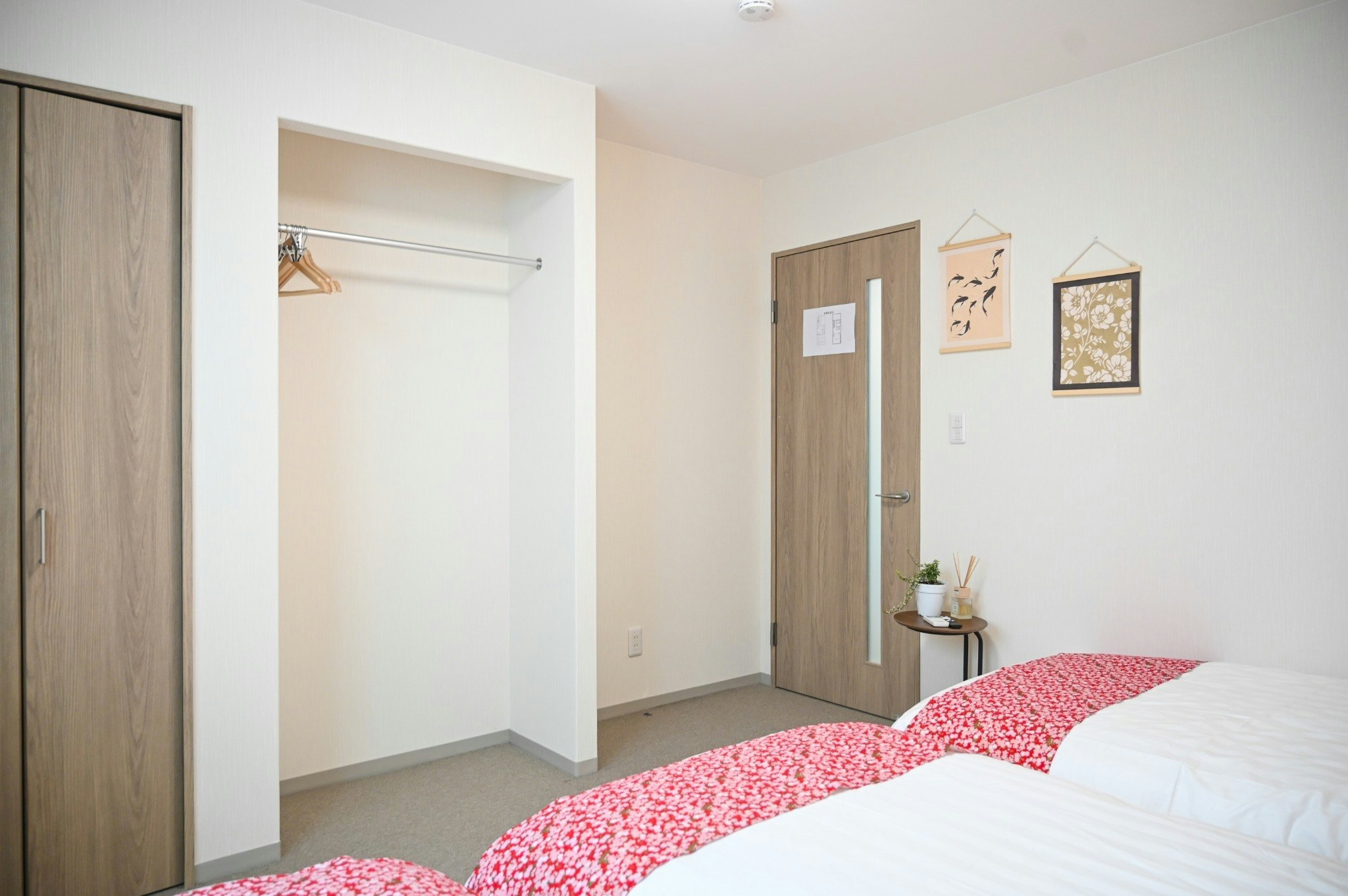 201 JR塚本駅徒歩5分の好立地。 京都・神戸へ直通、 梅田1駅・新大阪2駅でアクセス良好。