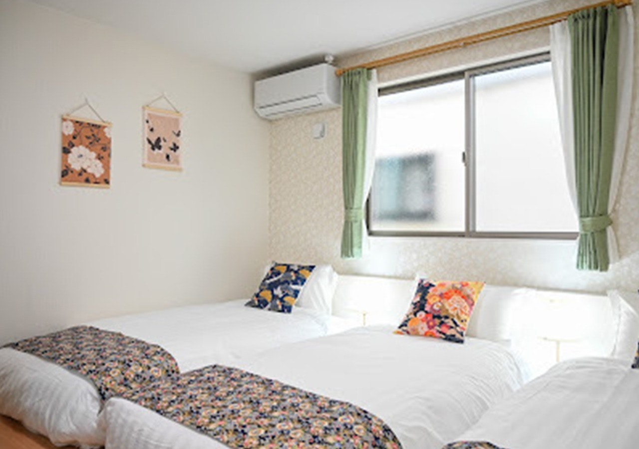 101 JR塚本駅徒歩5分の好立地。 京都・神戸へ直通、 梅田1駅・新大阪2駅でアクセス良好。