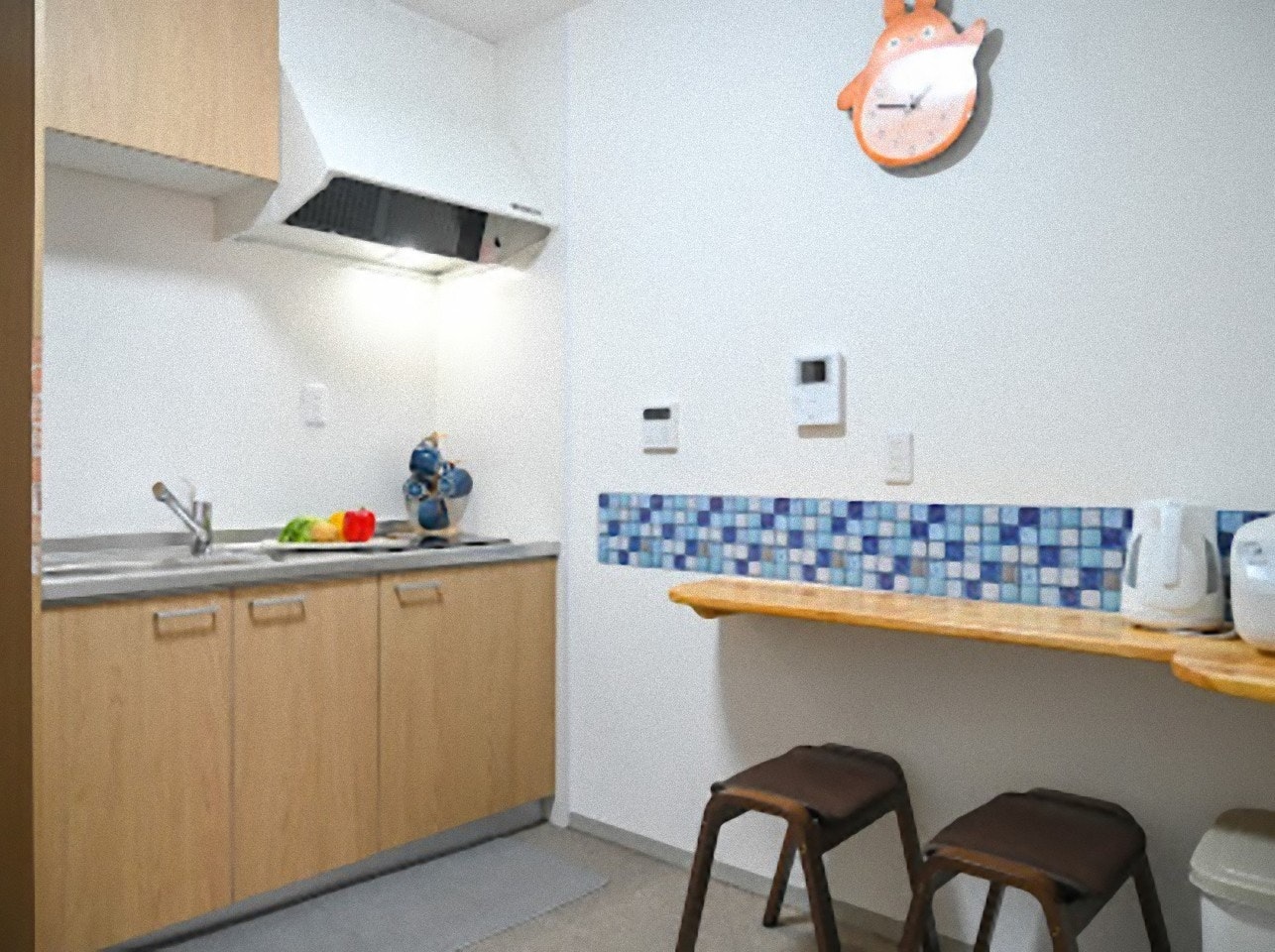 101 JR塚本駅徒歩5分の好立地。 京都・神戸へ直通、 梅田1駅・新大阪2駅でアクセス良好。