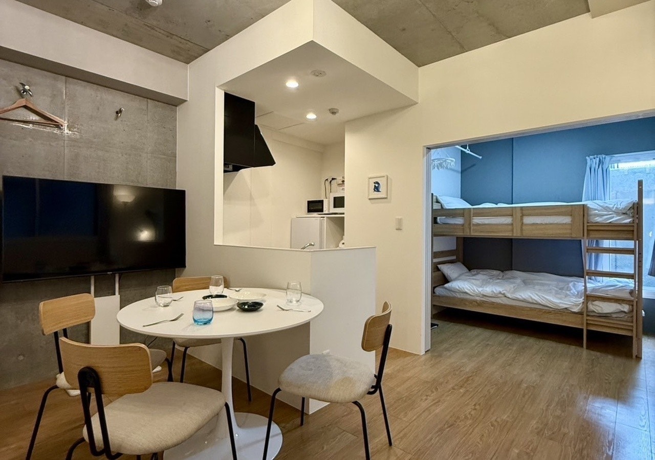 最寄駅徒歩3分の好立地/風呂トイレ別、キッチン+長期滞在向け充実設備