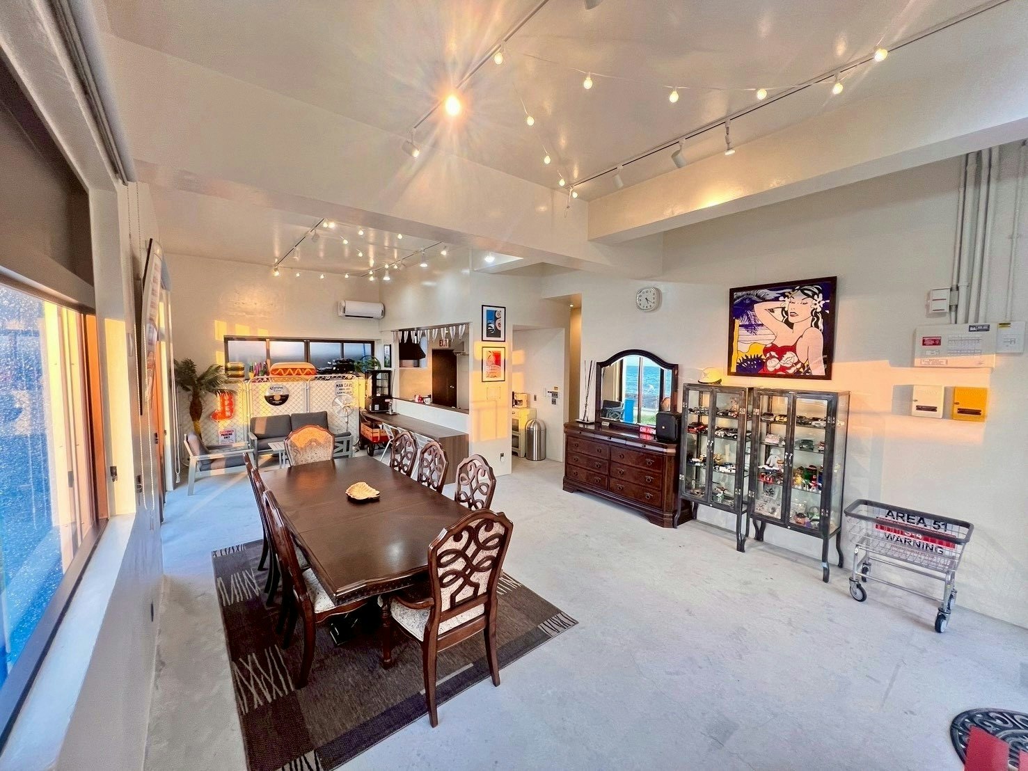 【圧巻のビーチフロント】海と夕日を独占するプライベートコテージ|3寝室 最大12名