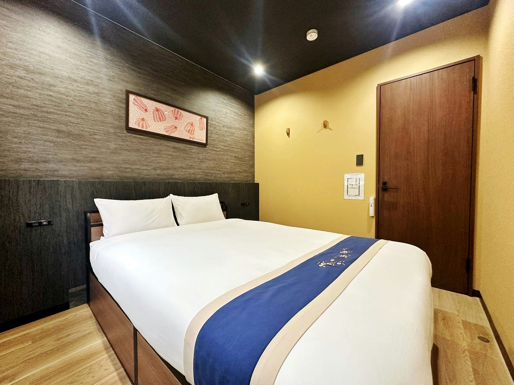 NEW*健杉*大国町駅徒歩5分*難波も一駅*2階建て戸建住宅*2部屋