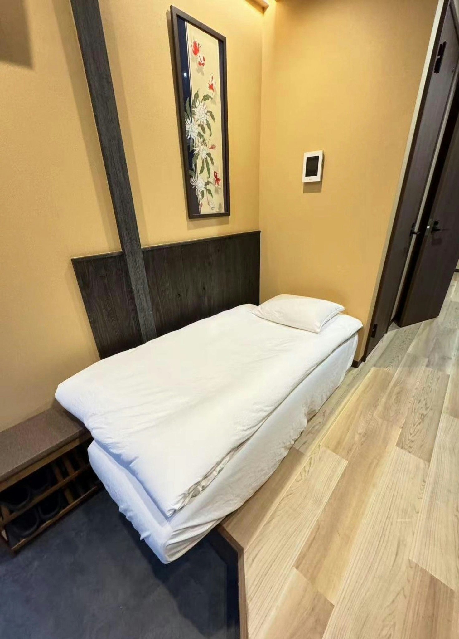 NEW*健杉*大国町駅徒歩5分*難波も一駅*2階建て戸建住宅*2部屋