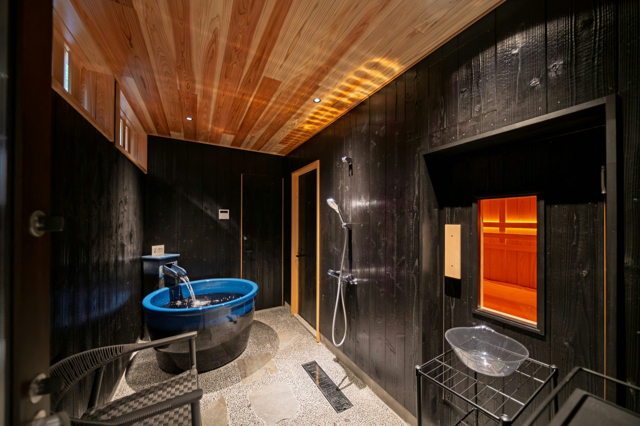 伊根の舟屋/大人の隠れ家/海を望む隠れ家/海上タクシー/サウナ/伝統と和モダン/最大4名