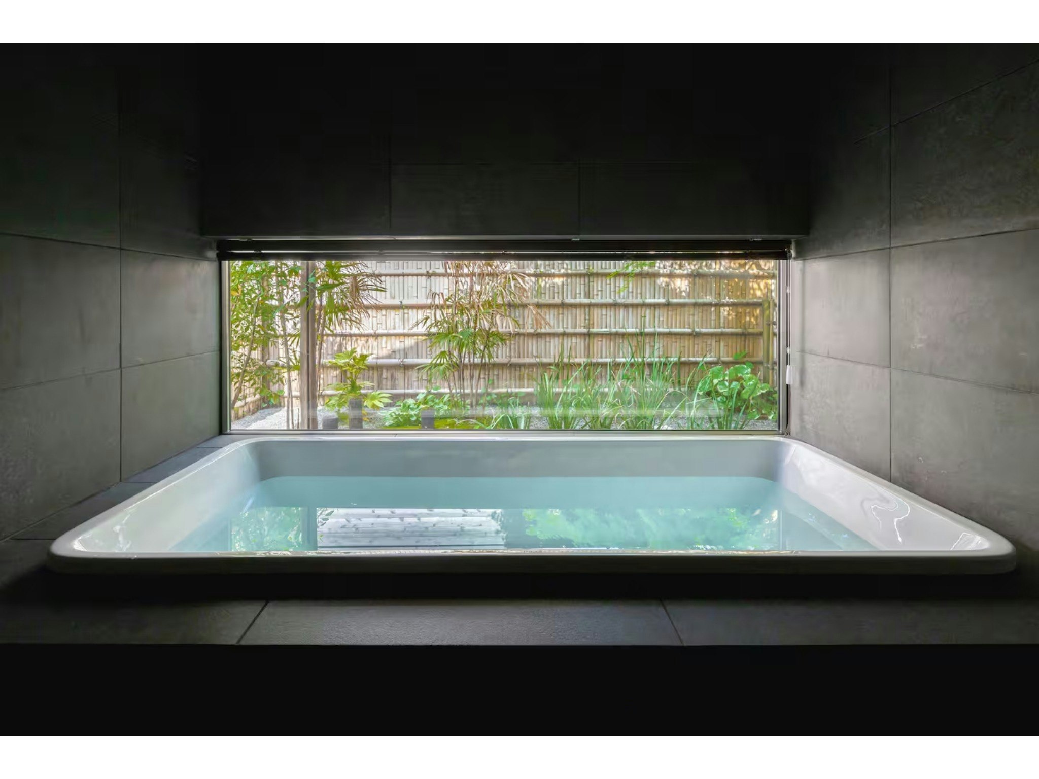 【禁煙】池を臨む庭付きの静かな貸別荘|鎌倉駅タクシー10分