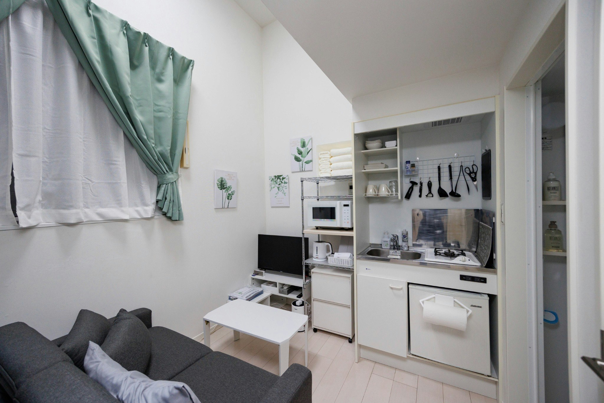 北千住駅東口(電大口)より徒歩2分!便利な立地の快適ステイ