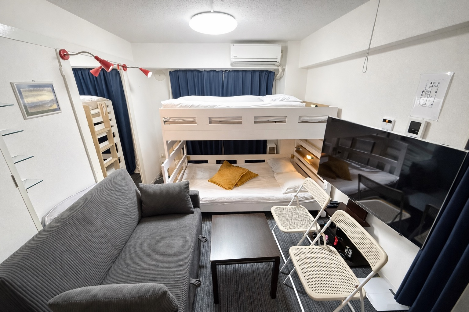 大塚駅まで徒歩5分。最大5名様まで宿泊可能な、静かな環境の非対面セルフチェックインのお部屋です。