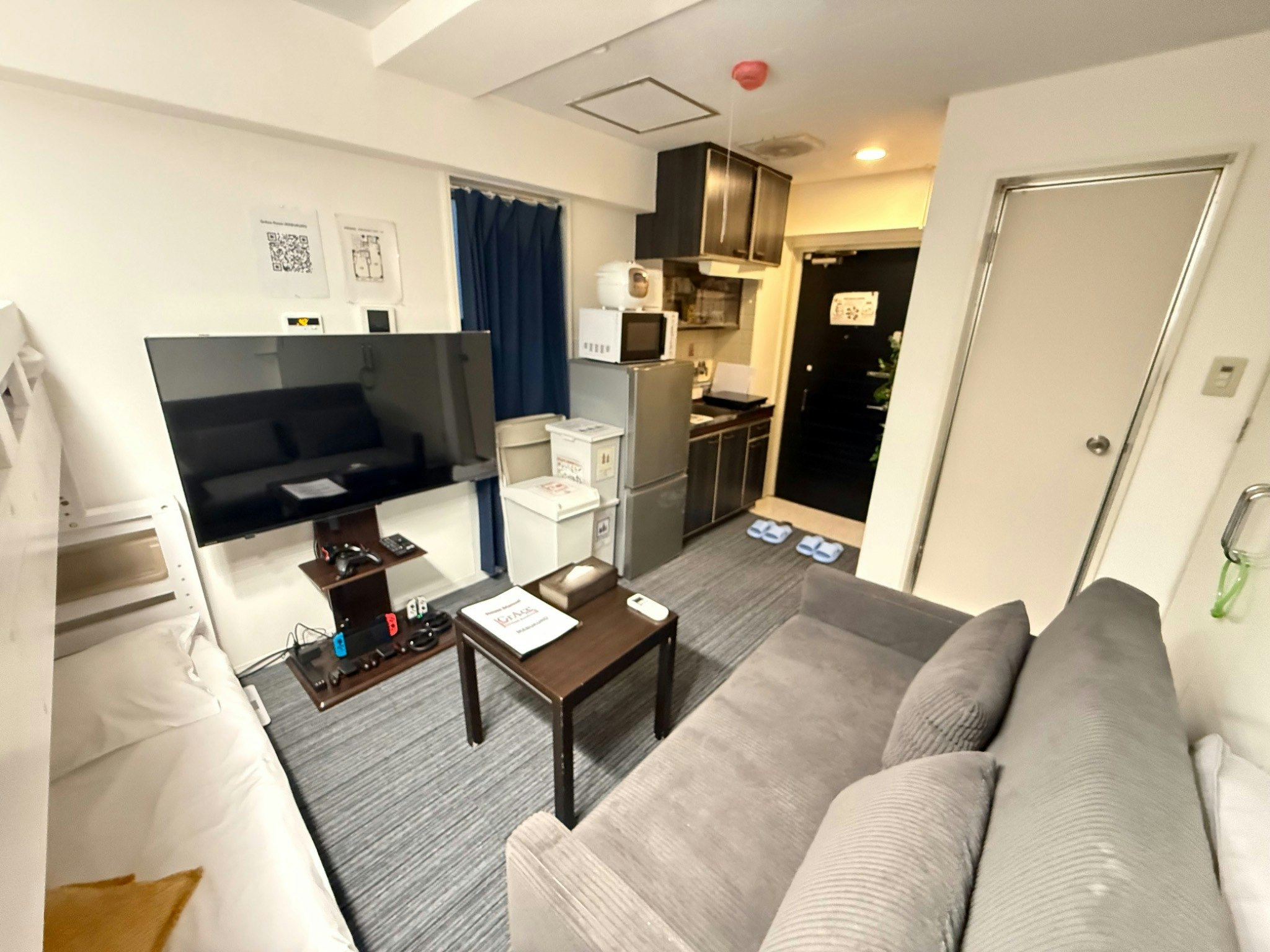 大塚駅まで徒歩5分。最大5名様まで宿泊可能な、静かな環境の非対面セルフチェックインのお部屋です。