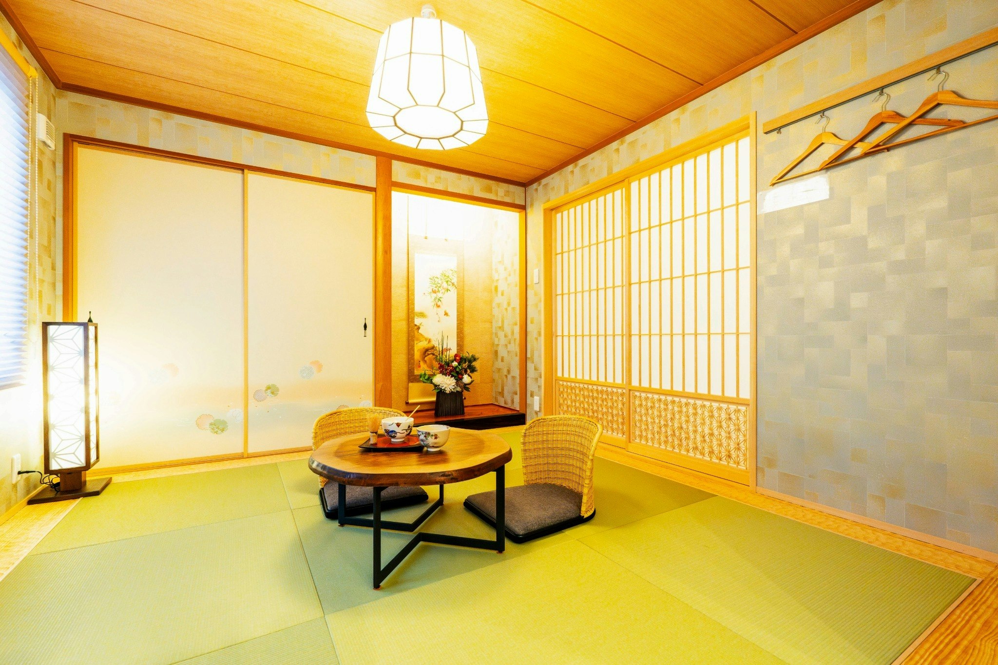 【京都駅から徒歩5分】駐車場2台無料|天然檜風呂と庭園の贅沢|140m2高級和モダン|3LDK