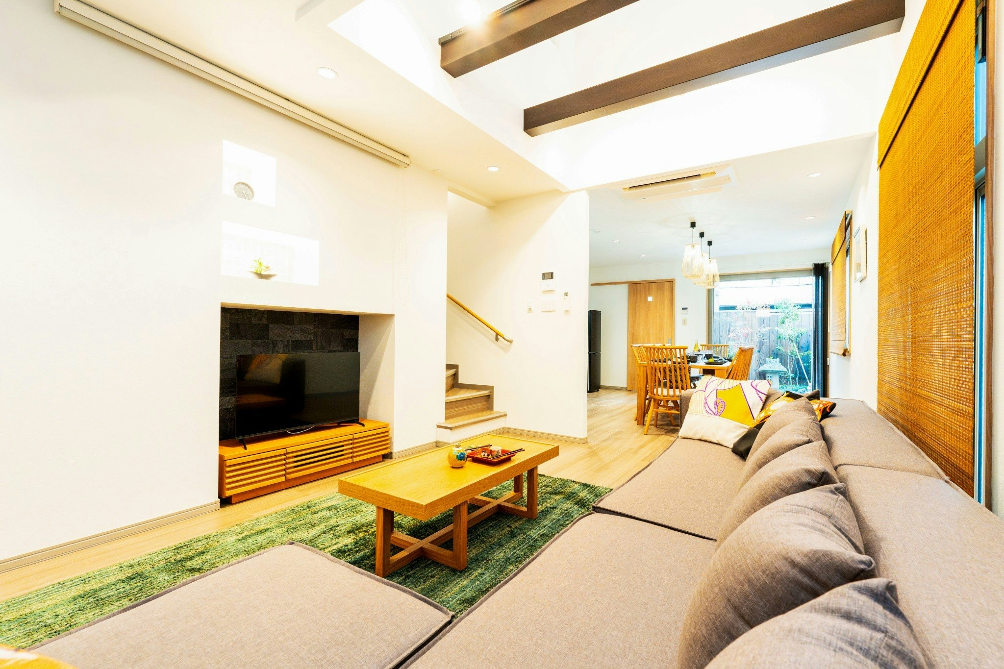 【京都駅から徒歩5分】駐車場2台無料|天然檜風呂と庭園の贅沢|140m2高級和モダン|3LDK